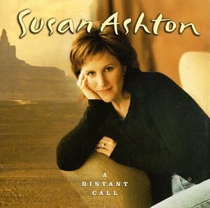 A Distant Call [Audio CD] Ashton, Susan by null