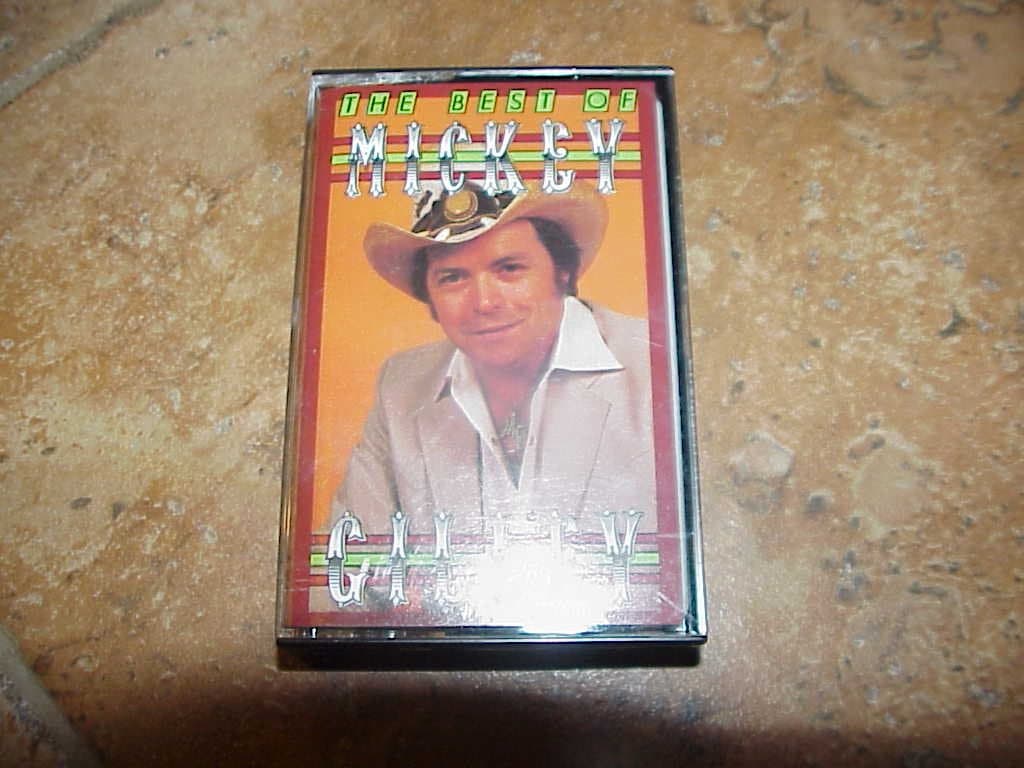 THE BEST OF MICKEY GILLEY [Audio Cassette] by null