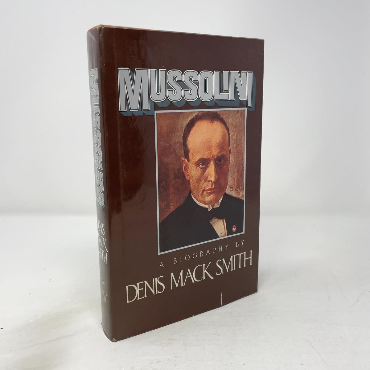 Mussolini Smith, Dennis Mack by null