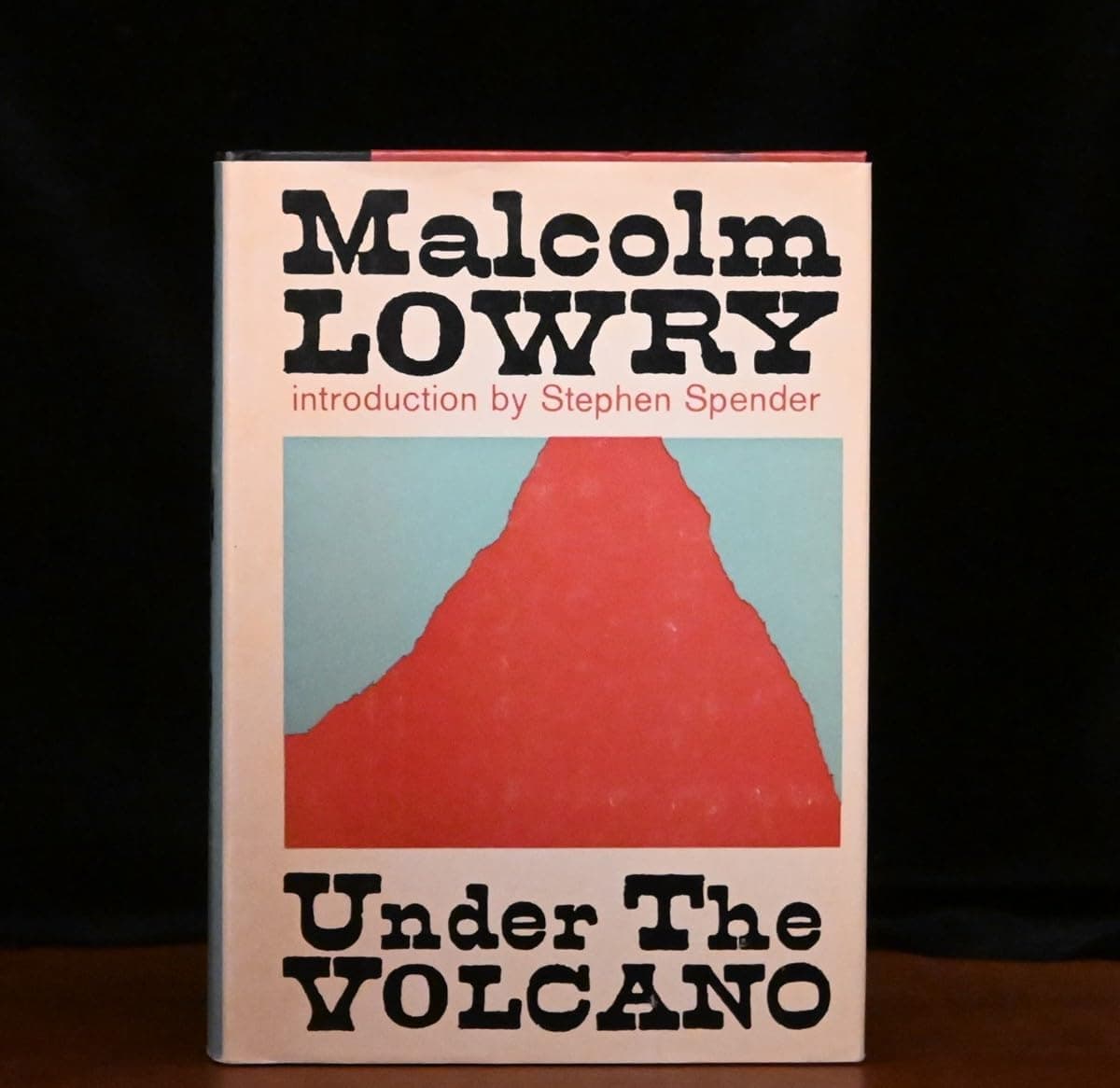 Under the volcano: With an introd. by Stephen Spender Lowry, Malcolm by null