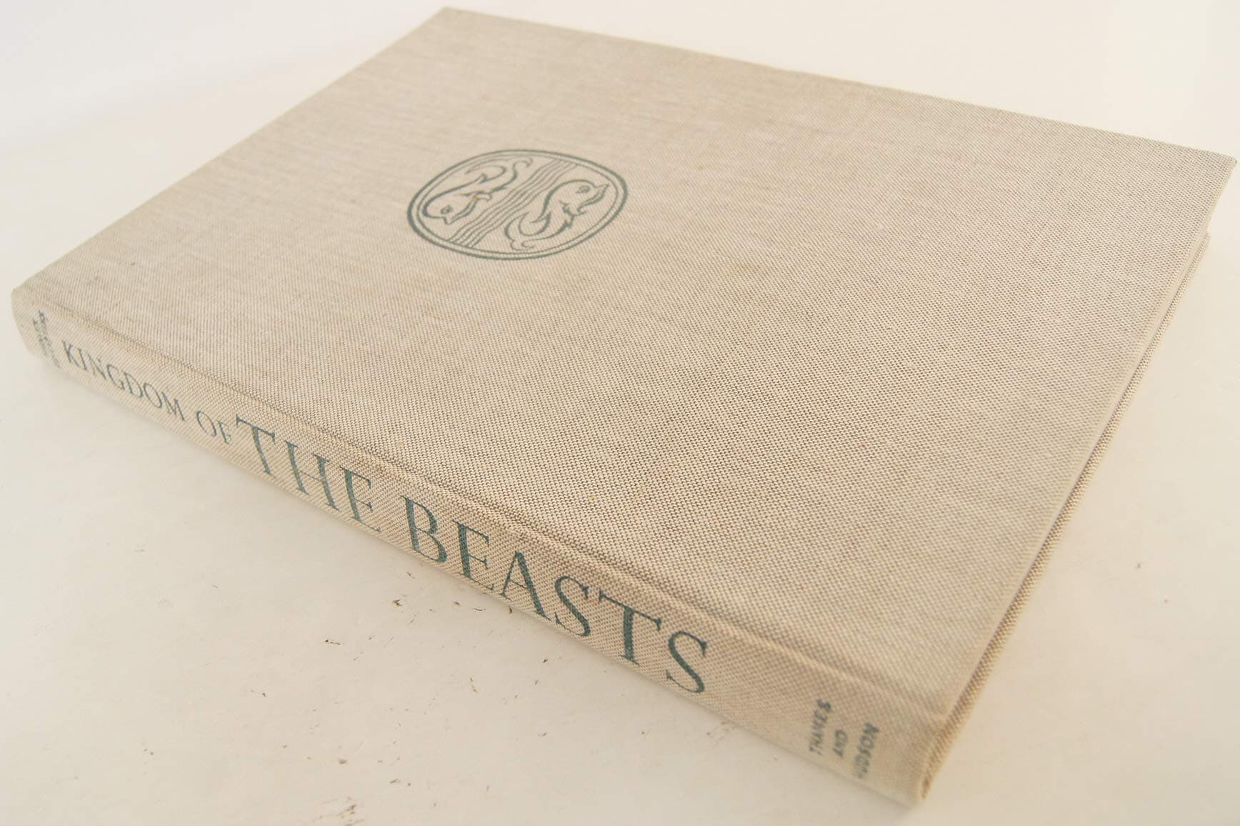 Kingdom Of The Beasts (Hardcover) [Hardcover] Huxley, Julian by null