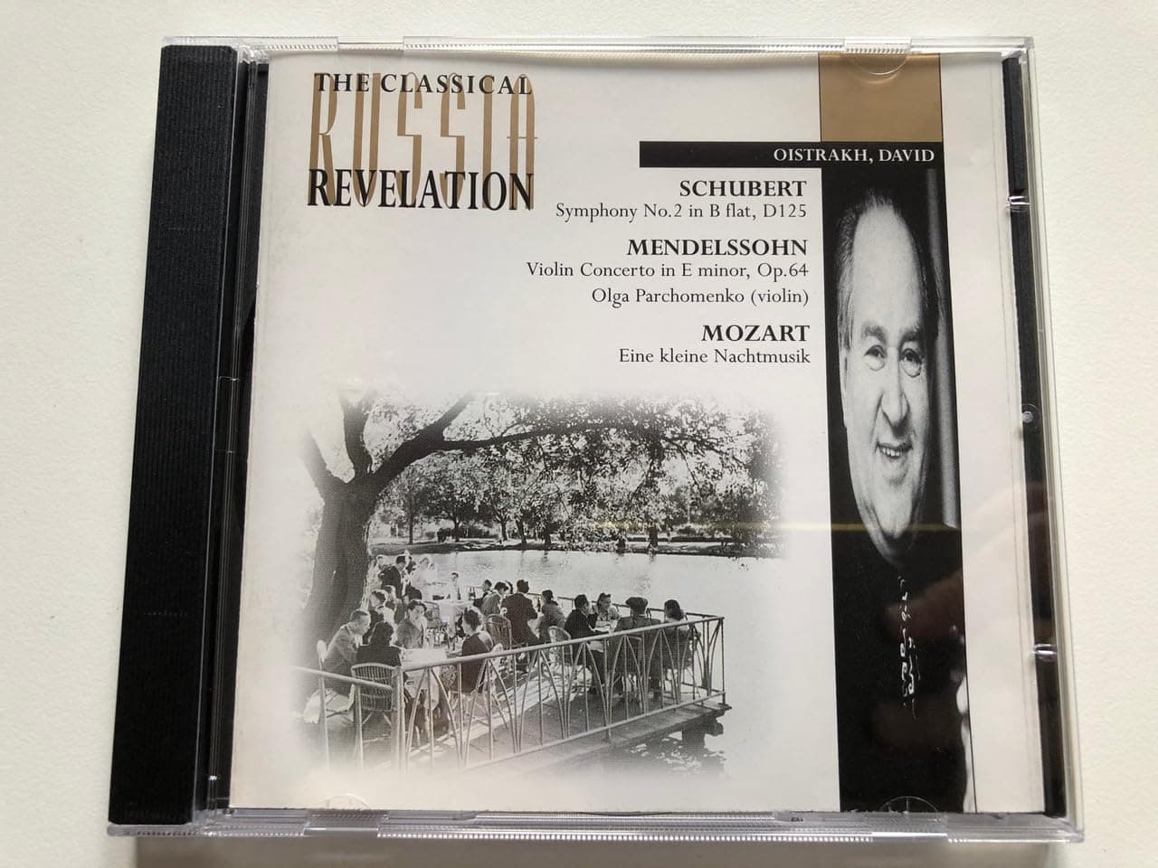 Schubert: Symphony No. 2 in B-flat, D.125 / Mendelssohn: Concerto for violin in Em / Mozart: Eine kleine Nachtmusik No.13 [Audio CD] Franz Schubert; Felix Mendelssohn; Wolfgang Amadeus Mozart; Moscow Philharmonic Orchestra; David Oistrakh and Olga Parchomenko