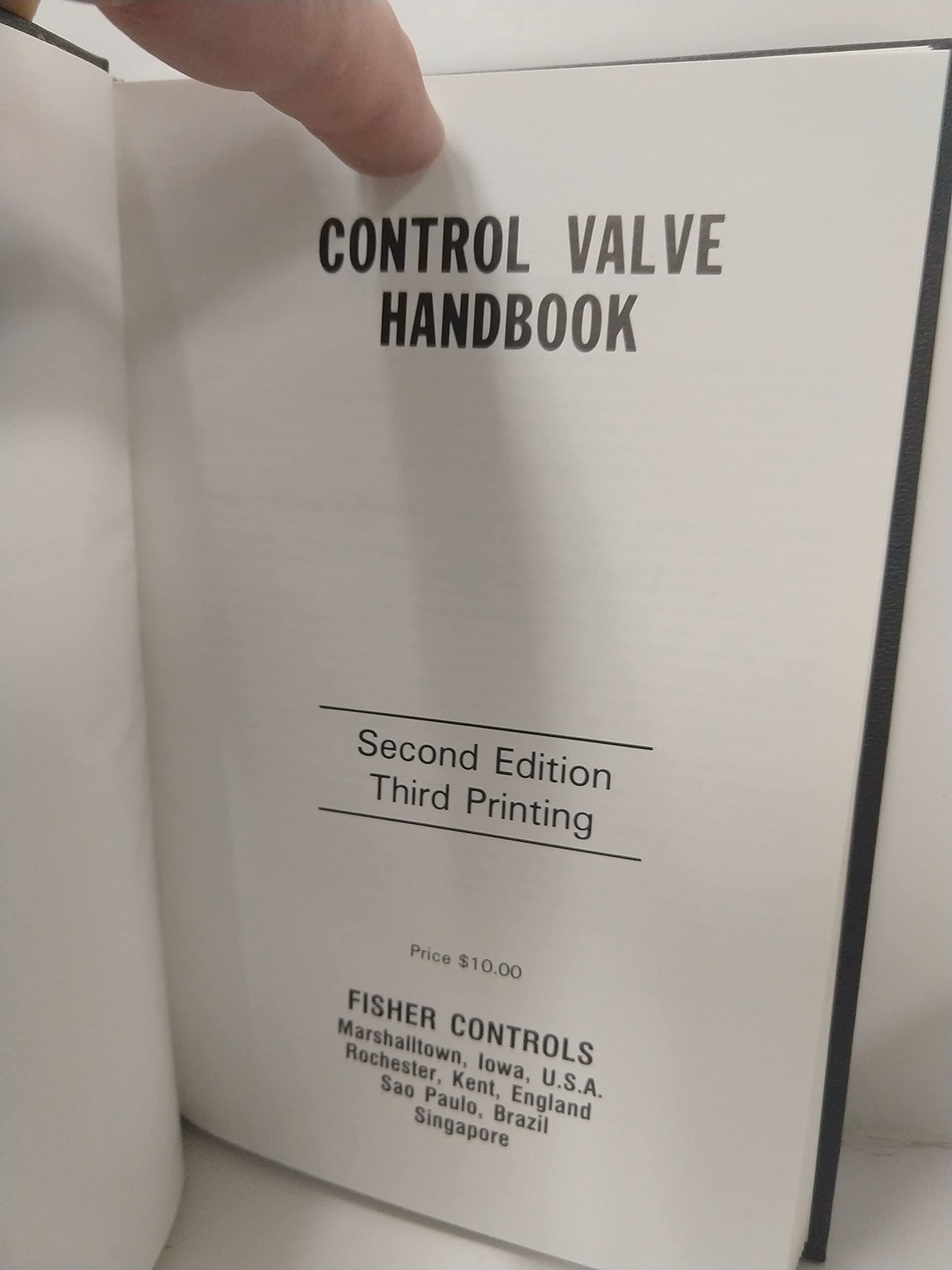 Control Valve Handbook [Hardcover] Fisher Controls Company by null