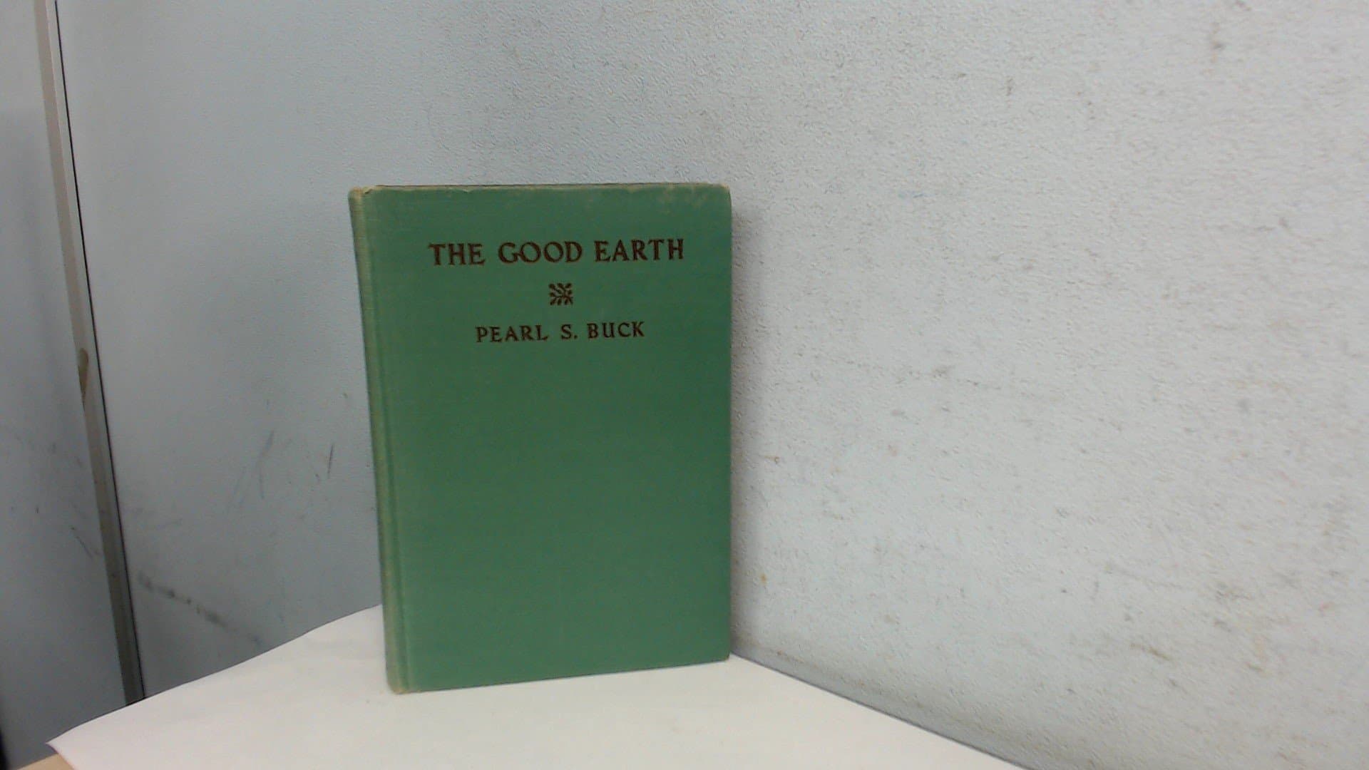 The Good Earth Buck, Pearl S. by null
