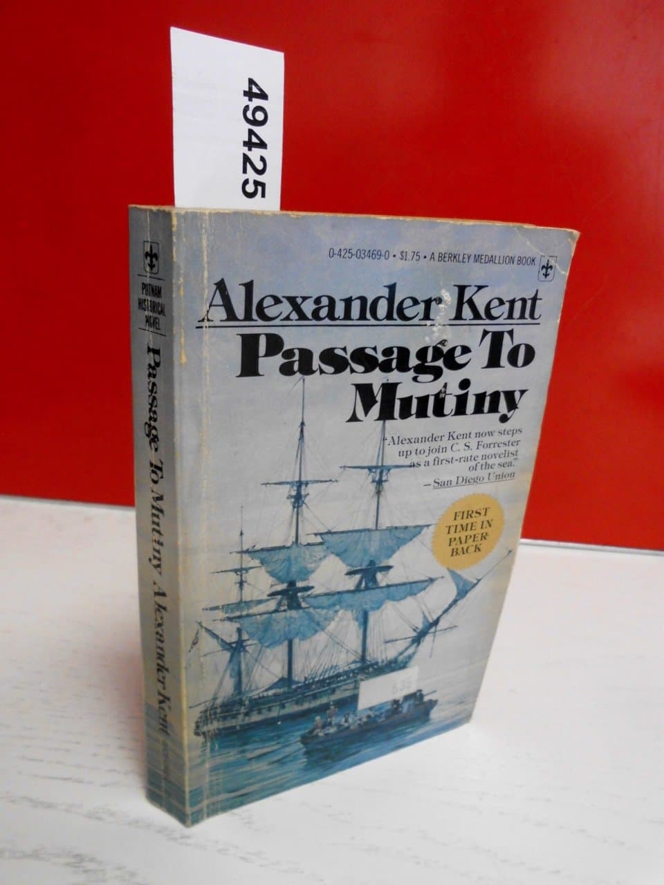 Passage to Mutiny [Mass Market Paperback] Alexander Kent by null