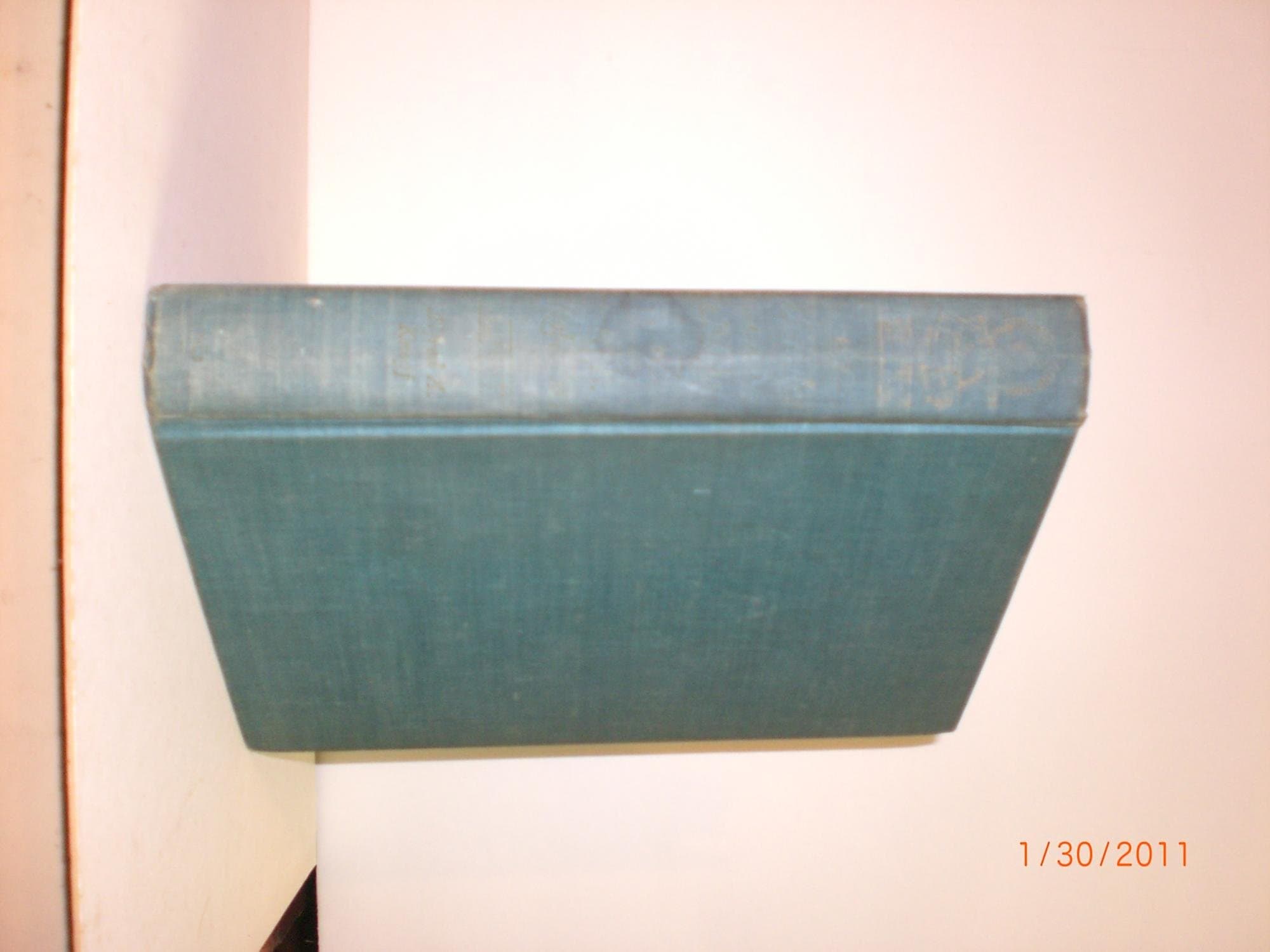 Of Whales And Men [Hardcover] Robertson, R.B. by null