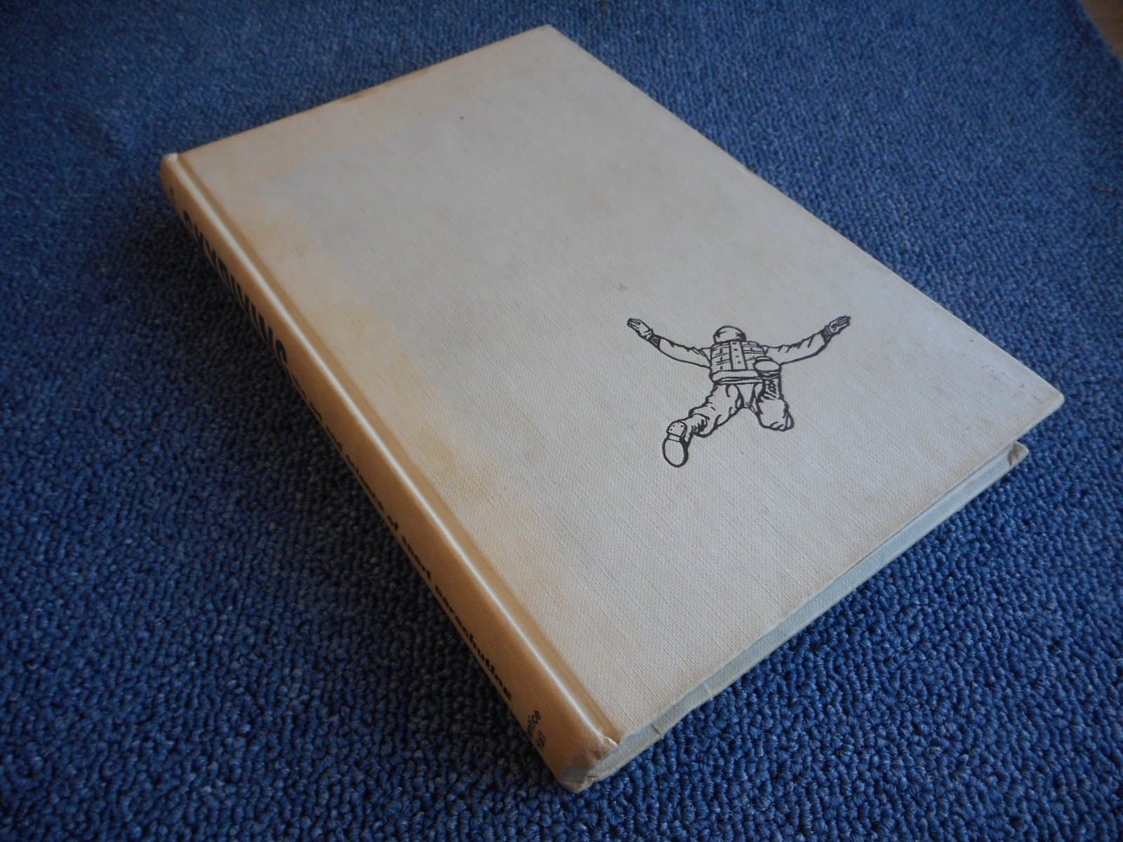 Skydiving;: The art and science of sport parachuting Sellick, Bud by null