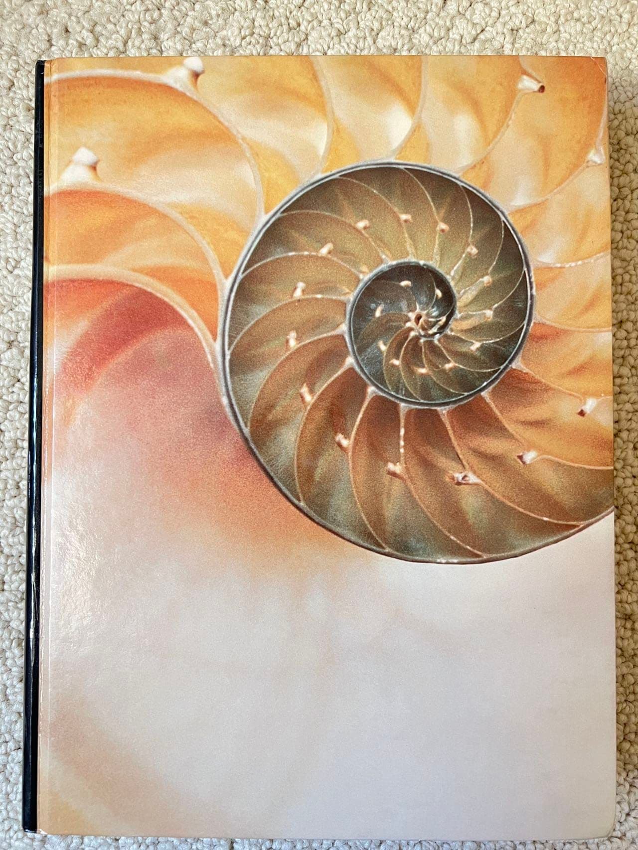 World of Biology [Hardcover] Davis, P.; Solomon, Eldra Pearl by null