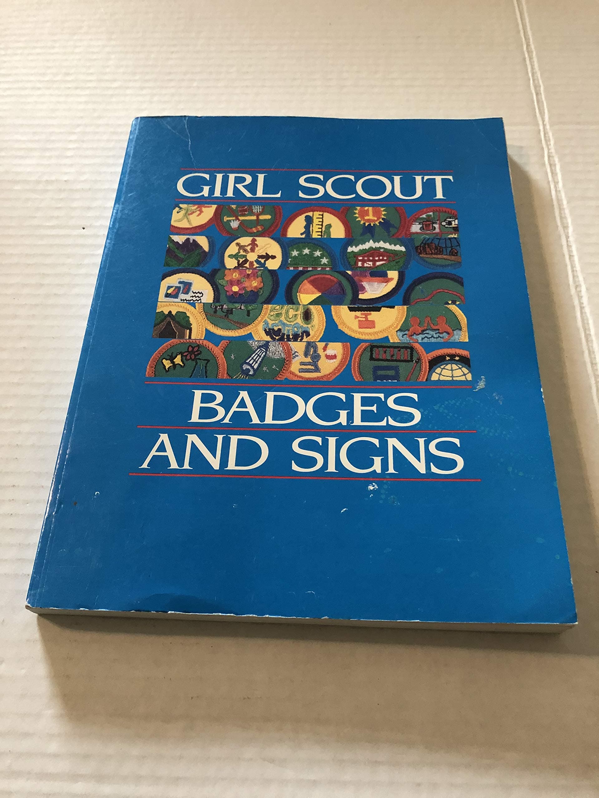 Girl Scout Badges and Signs [Paperback] Girl Scouts Staff by null