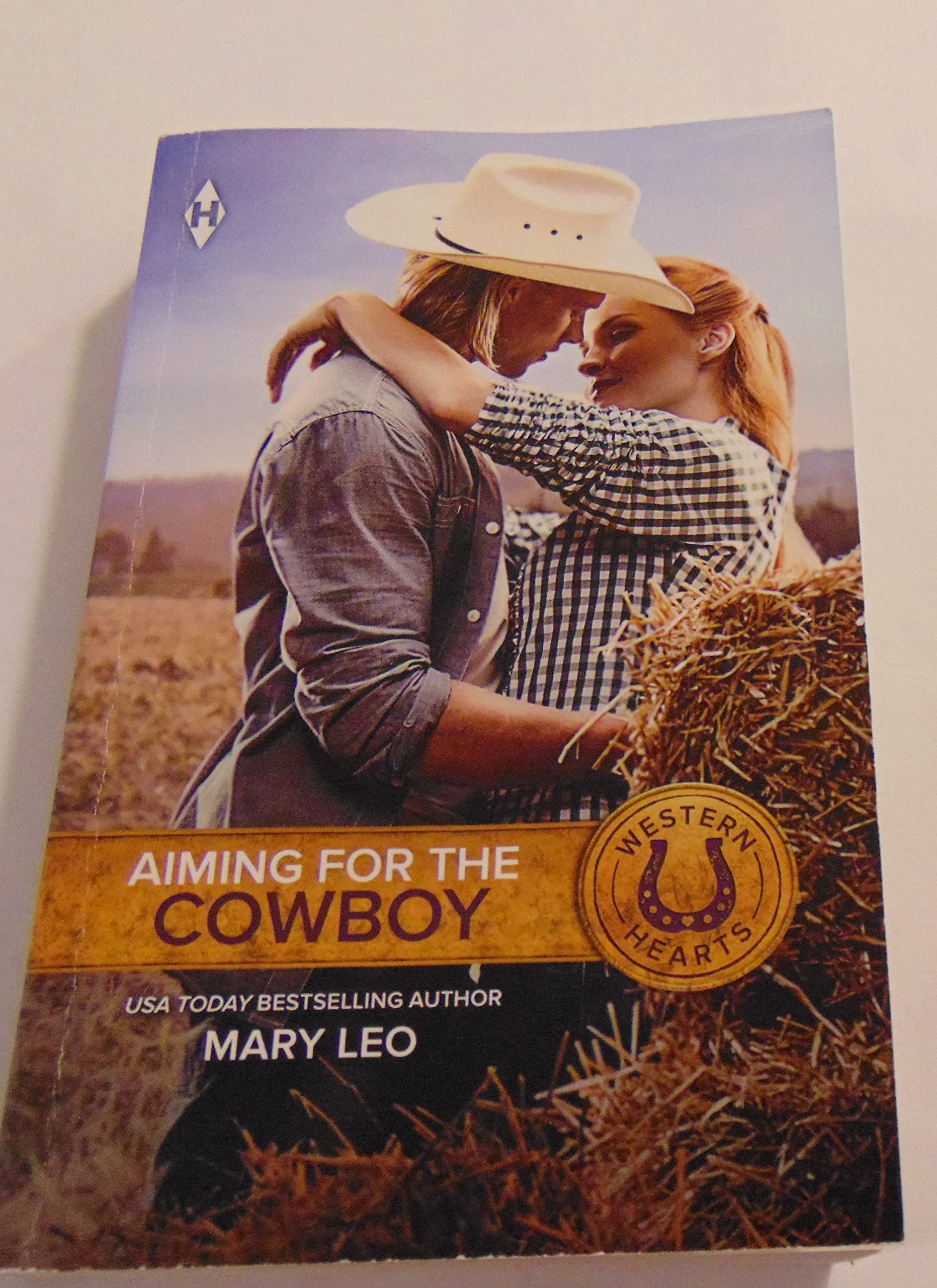 Aiming for The Cowboy [Unknown Binding] Mary Leo by null