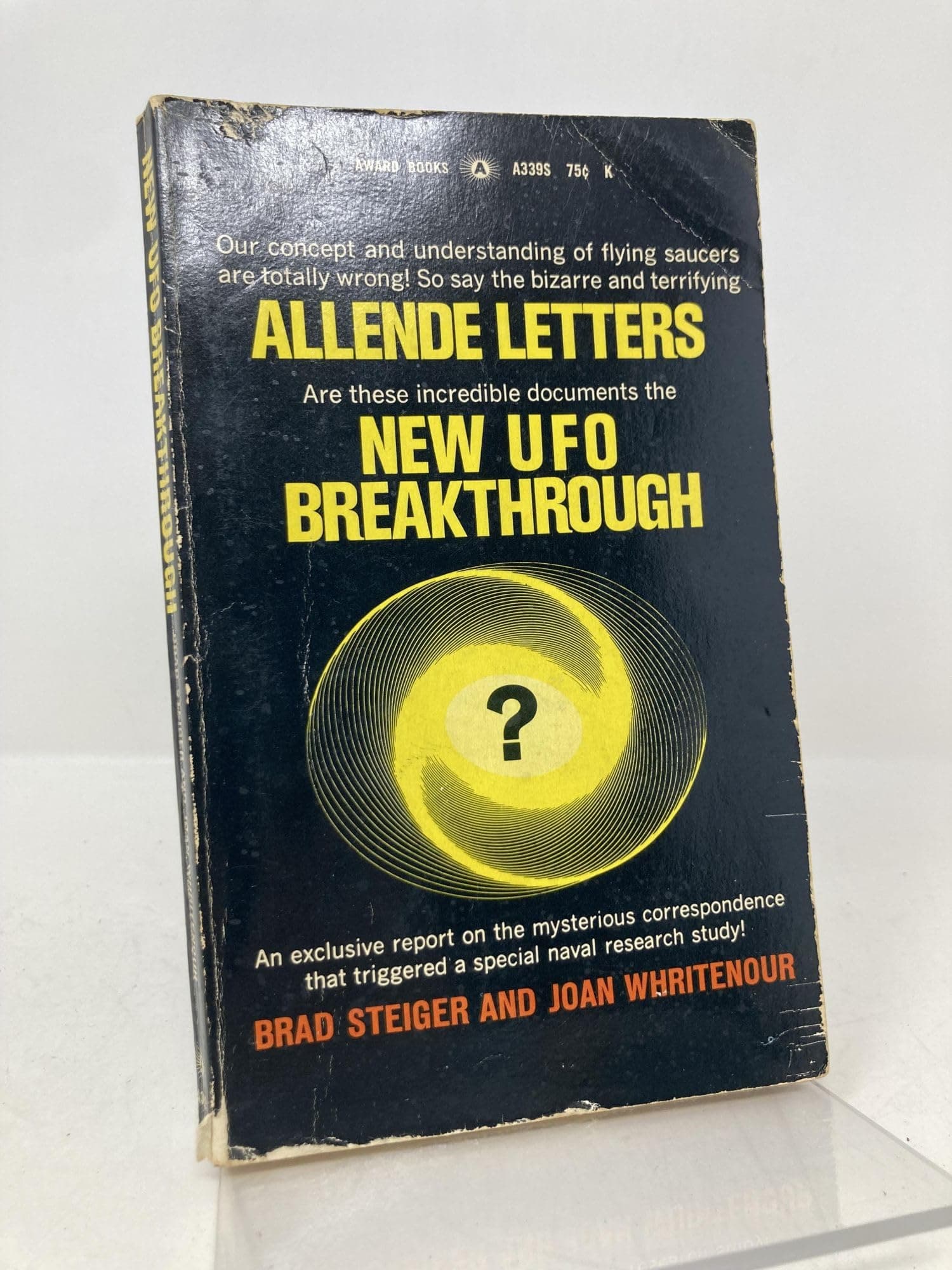 New UFO Breakthrough [Mass Market Paperback] Steiger, Brad; Whritenour, Joan by null