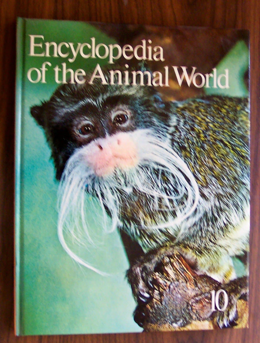 Encyclopedia of the Animal World, Vol. 10, Golden Eagle-Hookworms [Hardcover] Various Authors by null