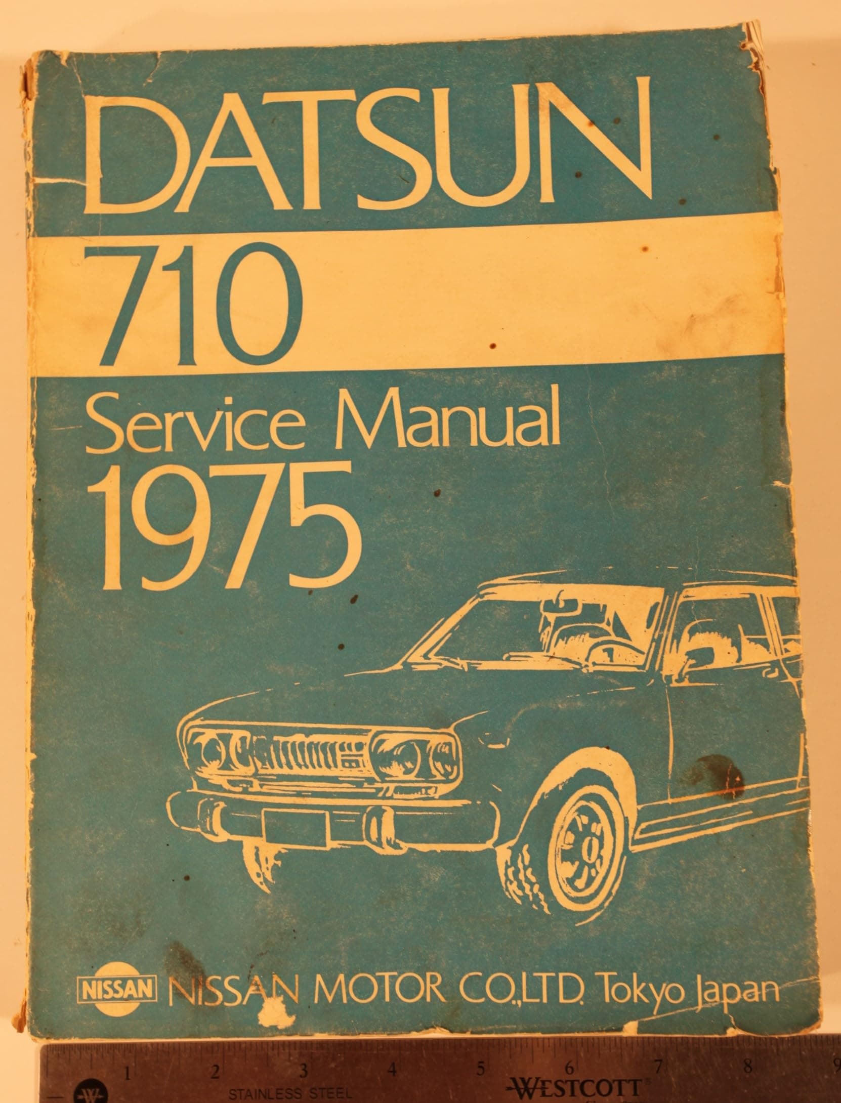 Datsun 710 Service Manual 1975 [Unknown Binding] Nissan Motor Editorial Staff by null