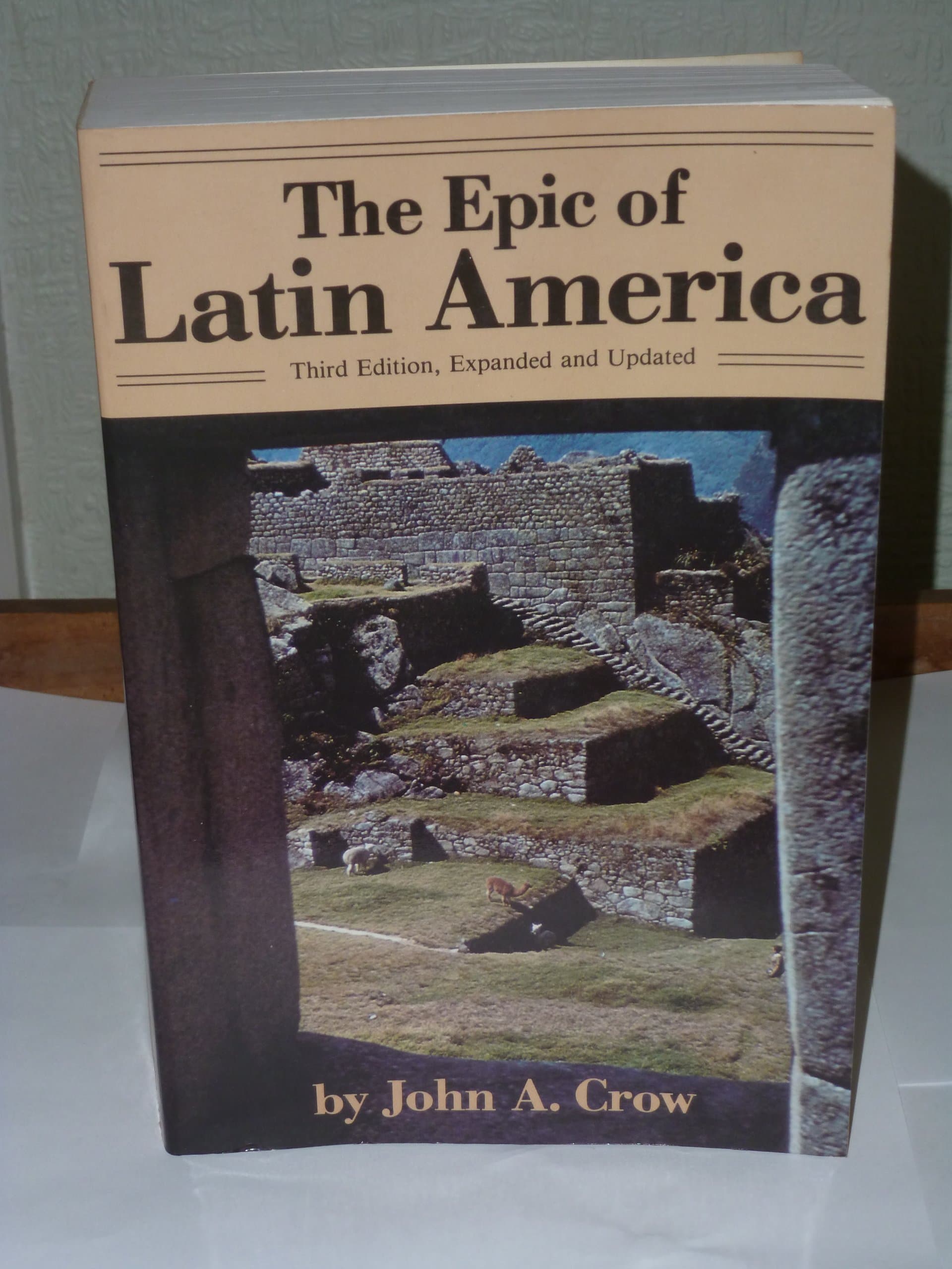 The Epic Of Latin America [Hardcover] John A. Crow by null