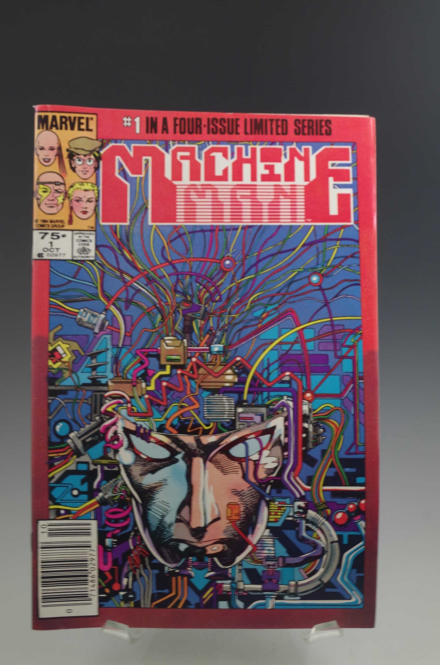 MACHINE MAN #1 MARVEL COMICS BOOK 1984 [Paperback] Smith by null