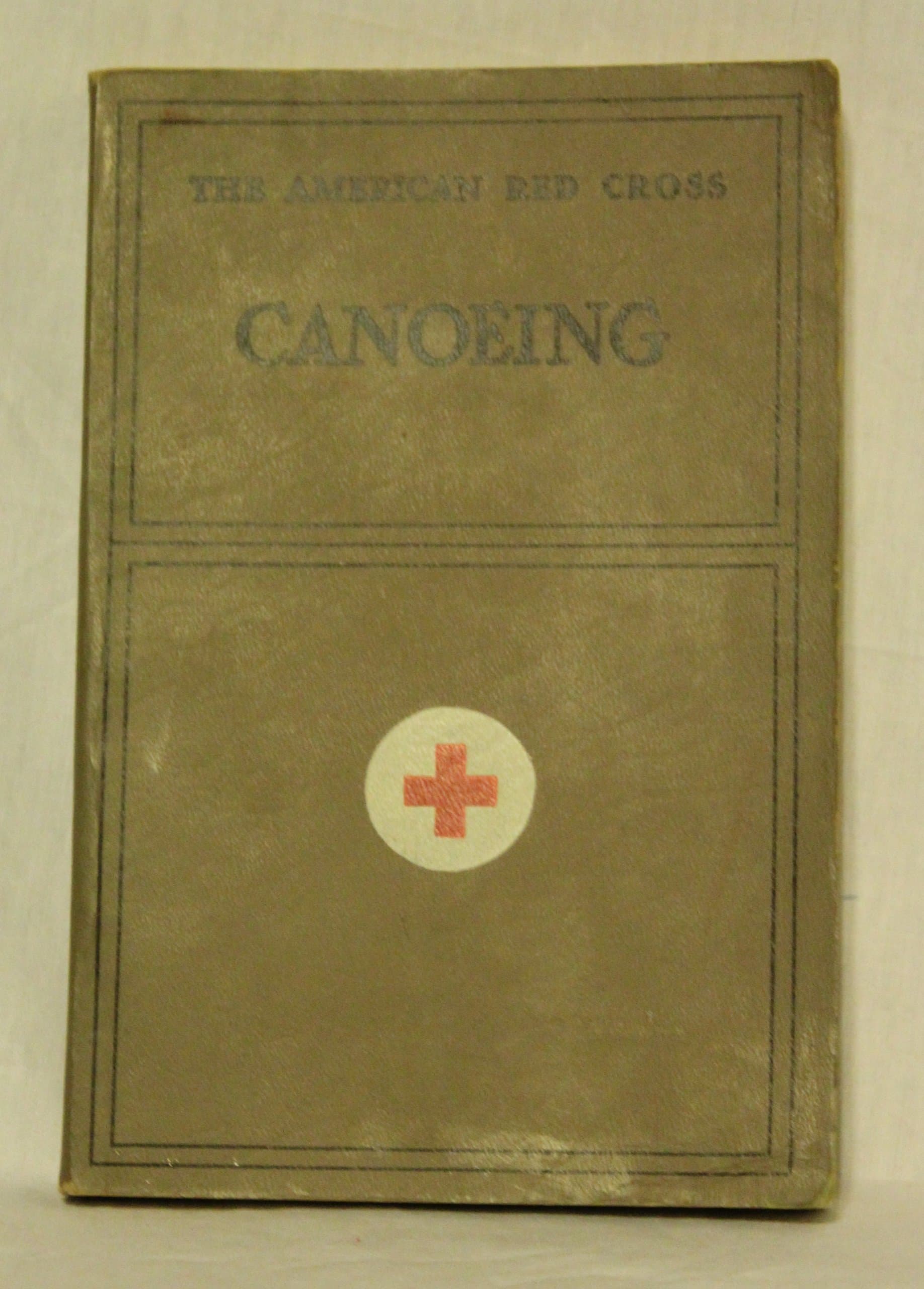 The American Red Cross Canoeing [Paperback] American Red Cross by null