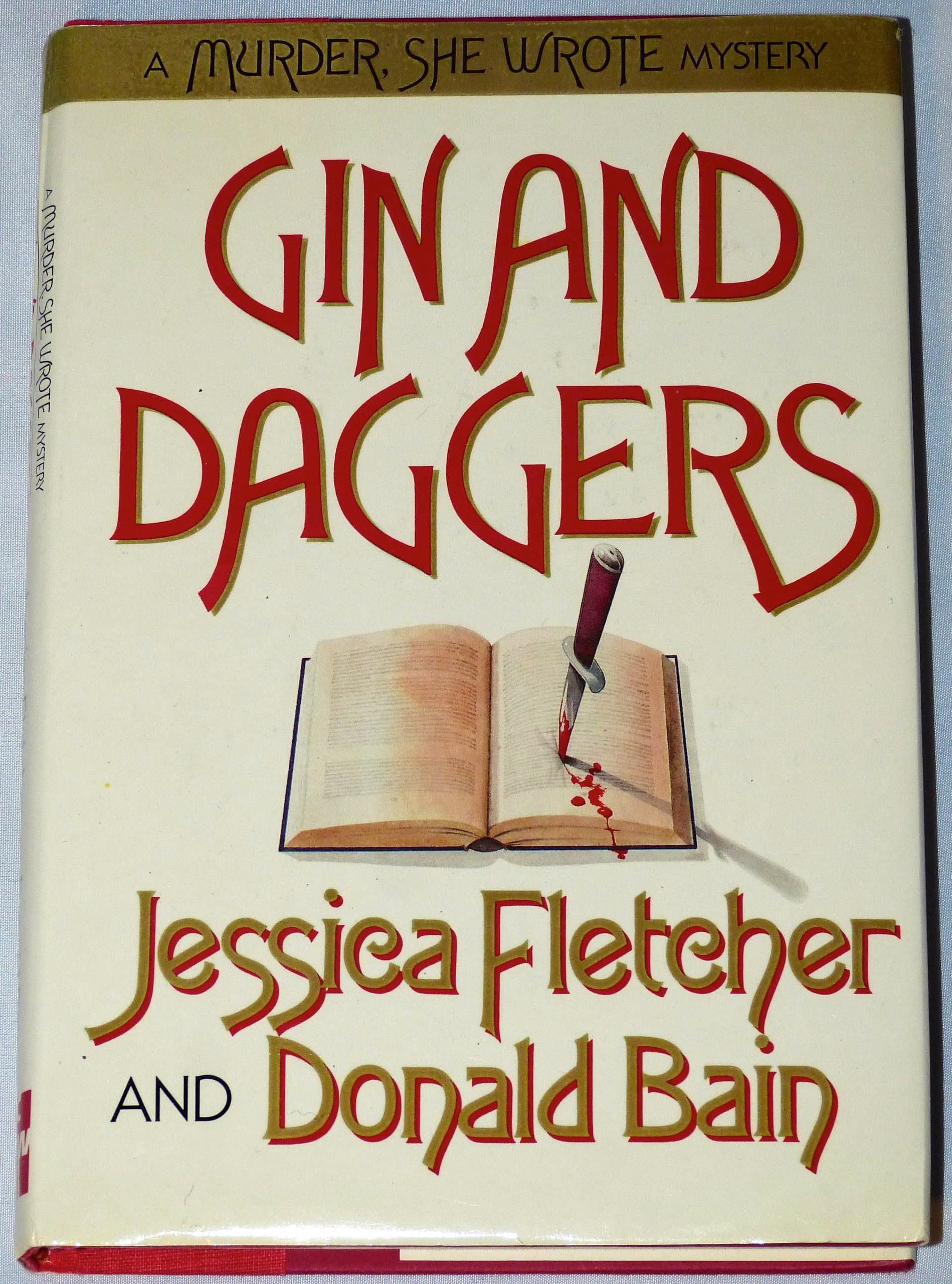 Gin & Daggers: A Murder She Wrote Mystery thumbnail 2