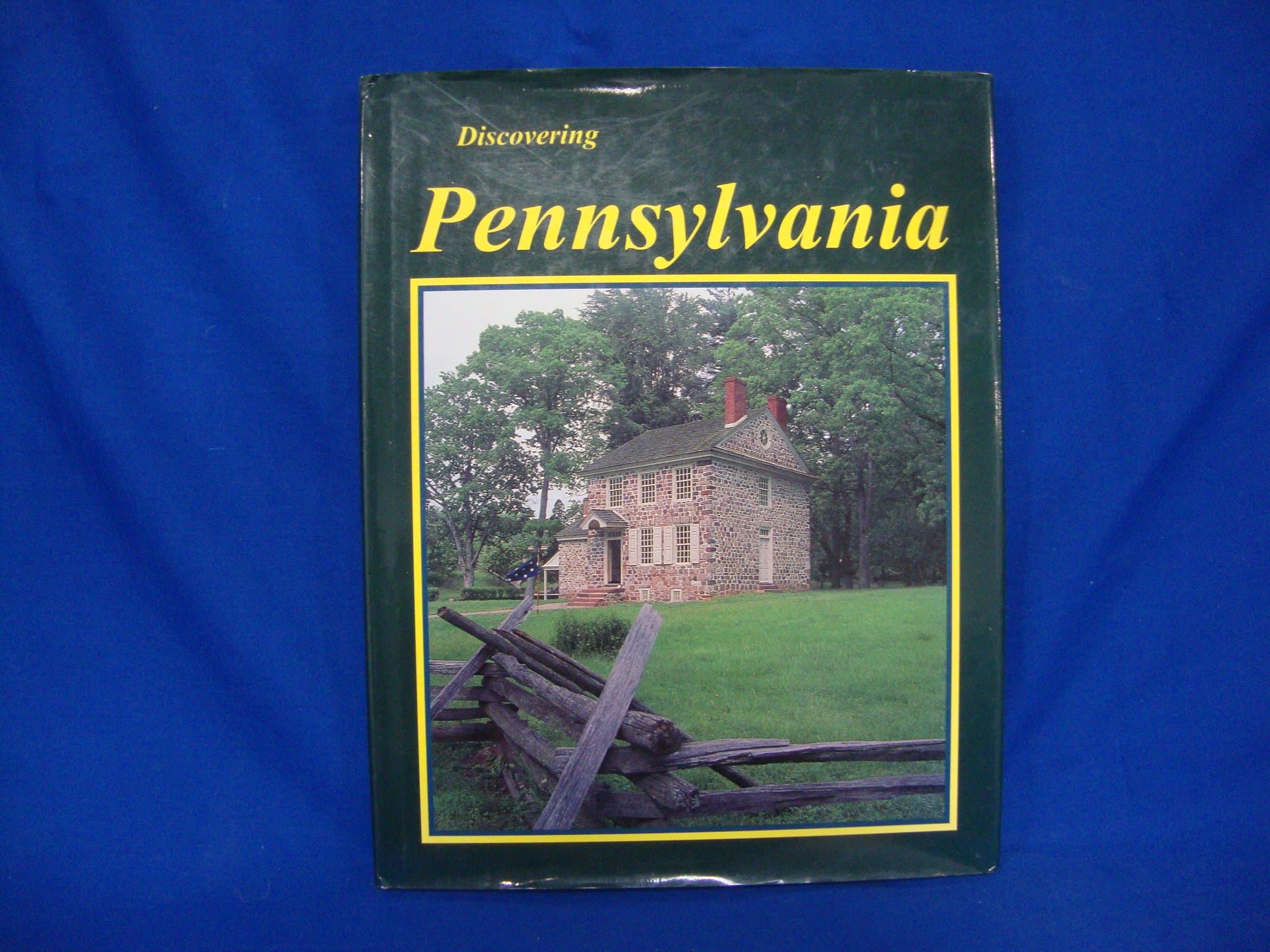 Discovering Pennsylvania (Nature/Scenic Travel Information Book) [Hardcover] Paul, Lewis M. by null