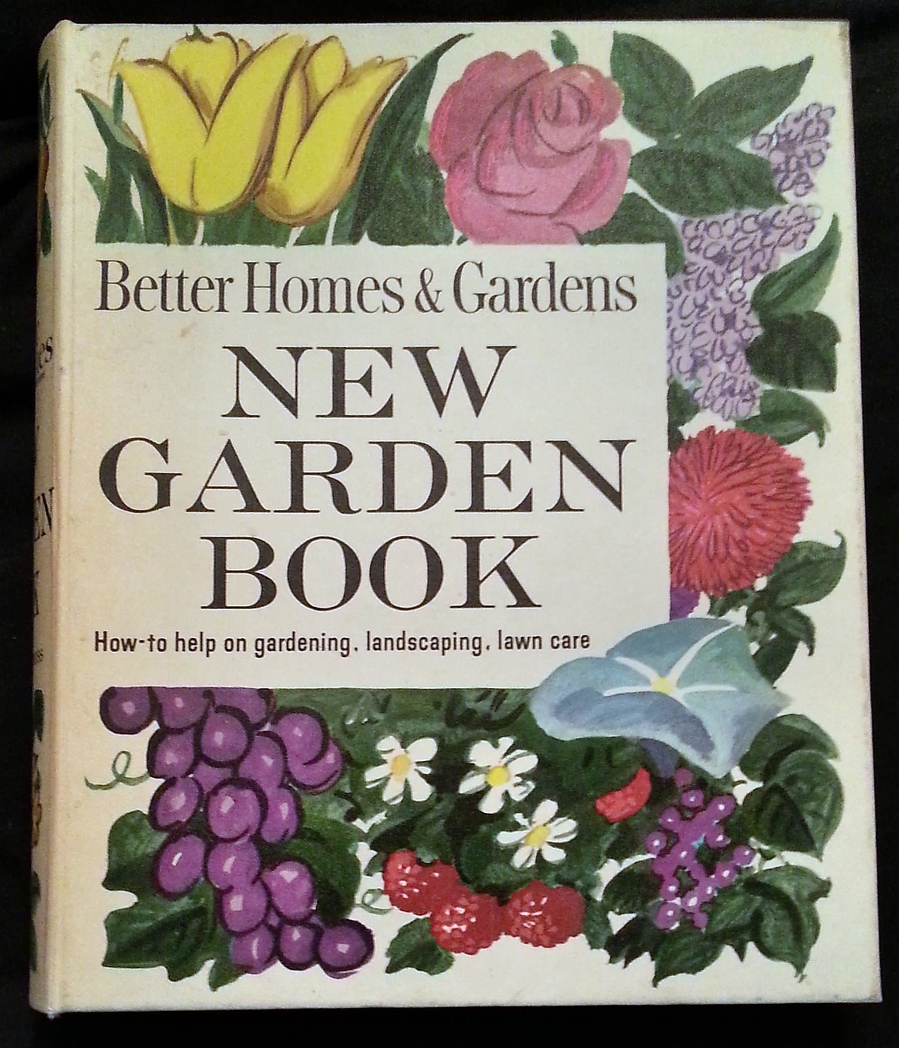 New Garden Book [Ring-bound] Better Homes and Gardens by null