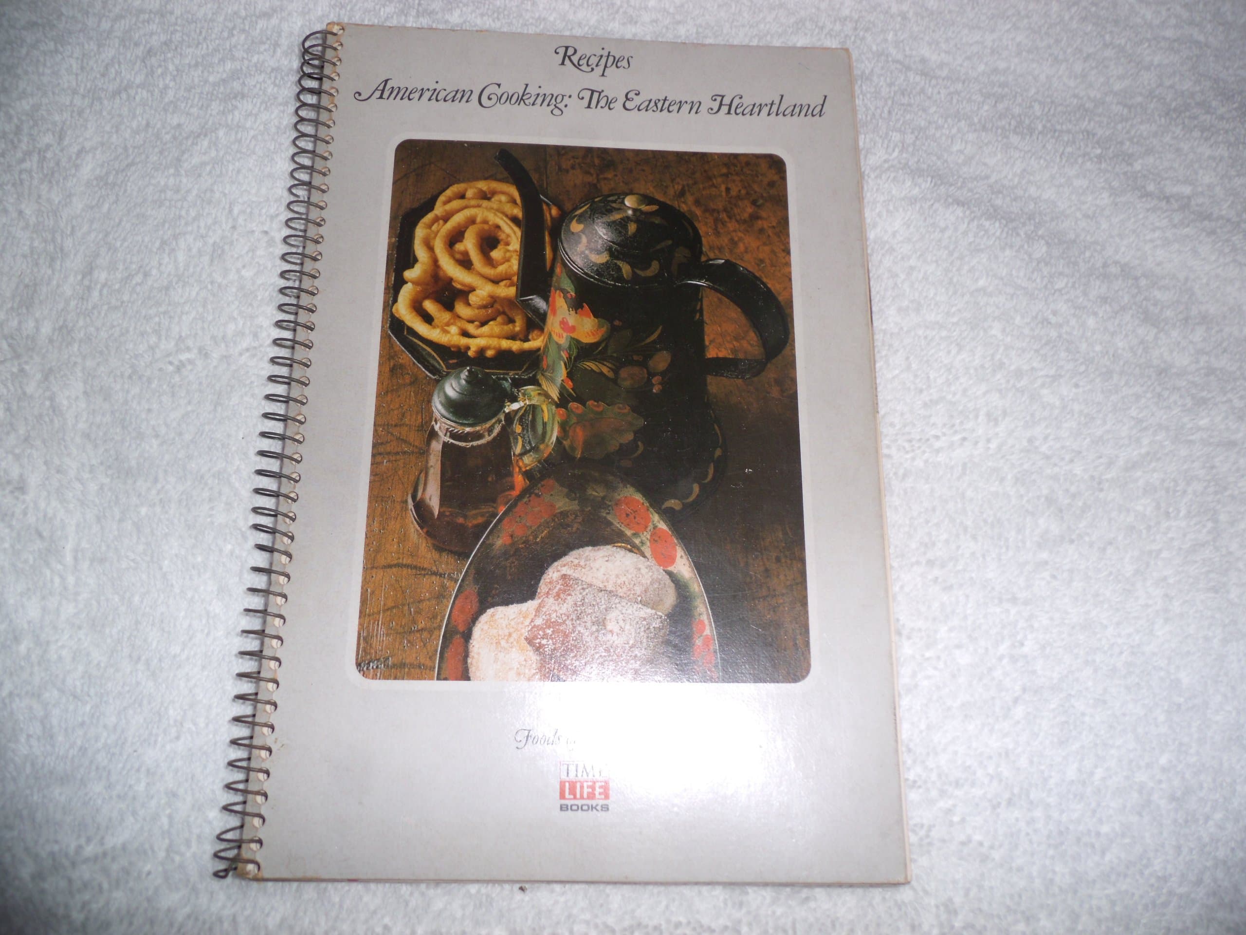 Recipes: American Cooking: The Eastern Heartland [Spiral-bound] TIME-LIFE Books by null