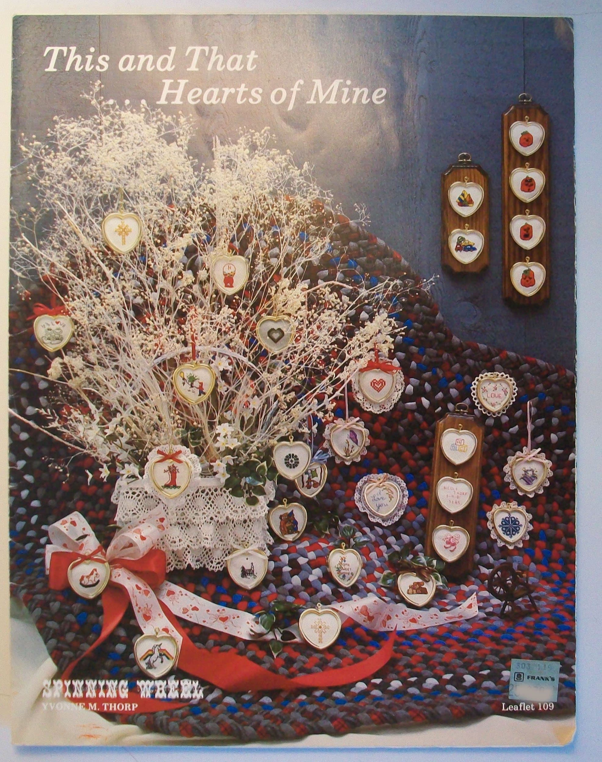 This and That Hearts of Mine Craft Book [Paperback] unknown author by null