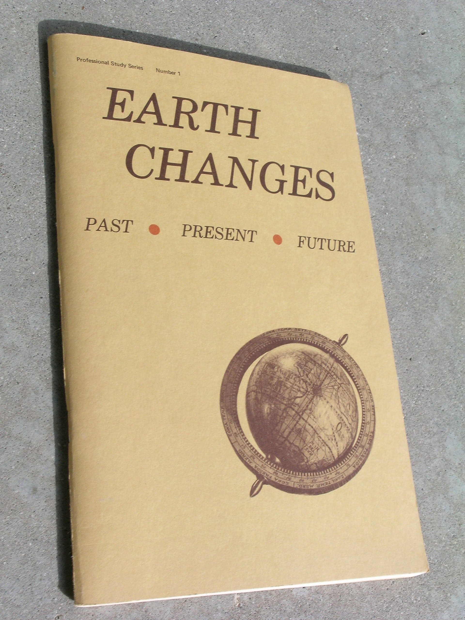 Earth Changes: Past, Present, Future (Professional Study Series No. 1) [Paperback] Edgar Cayce Foundation by null
