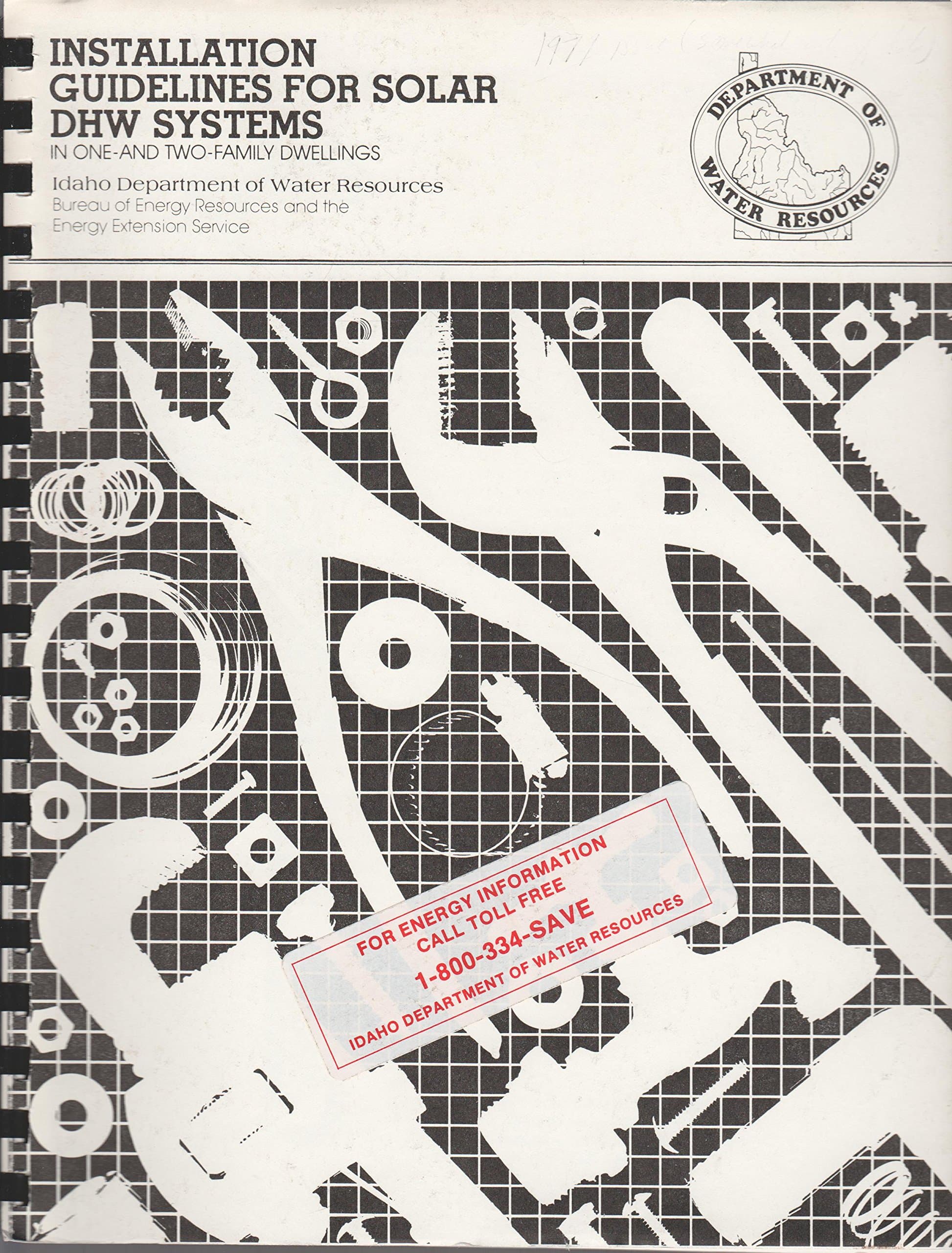 Installation Guidelines for Solar DHW Systems in One-and Two-Family Dwellings [Paperback] Franklin Research Center, Phil and b/w Illustrations by null