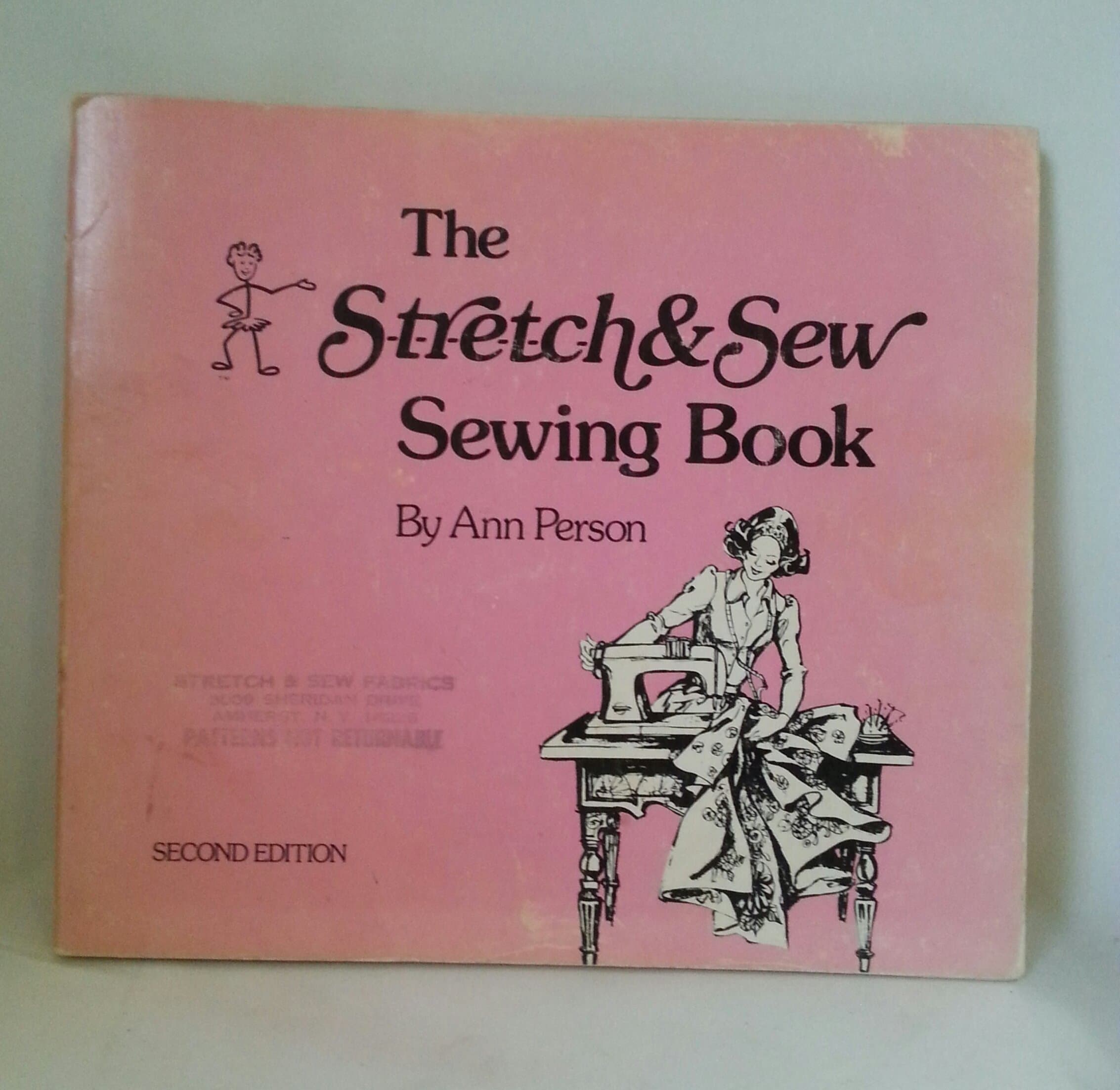 The Stretch & Sew Sewing Book [Paperback] Ann Person by null