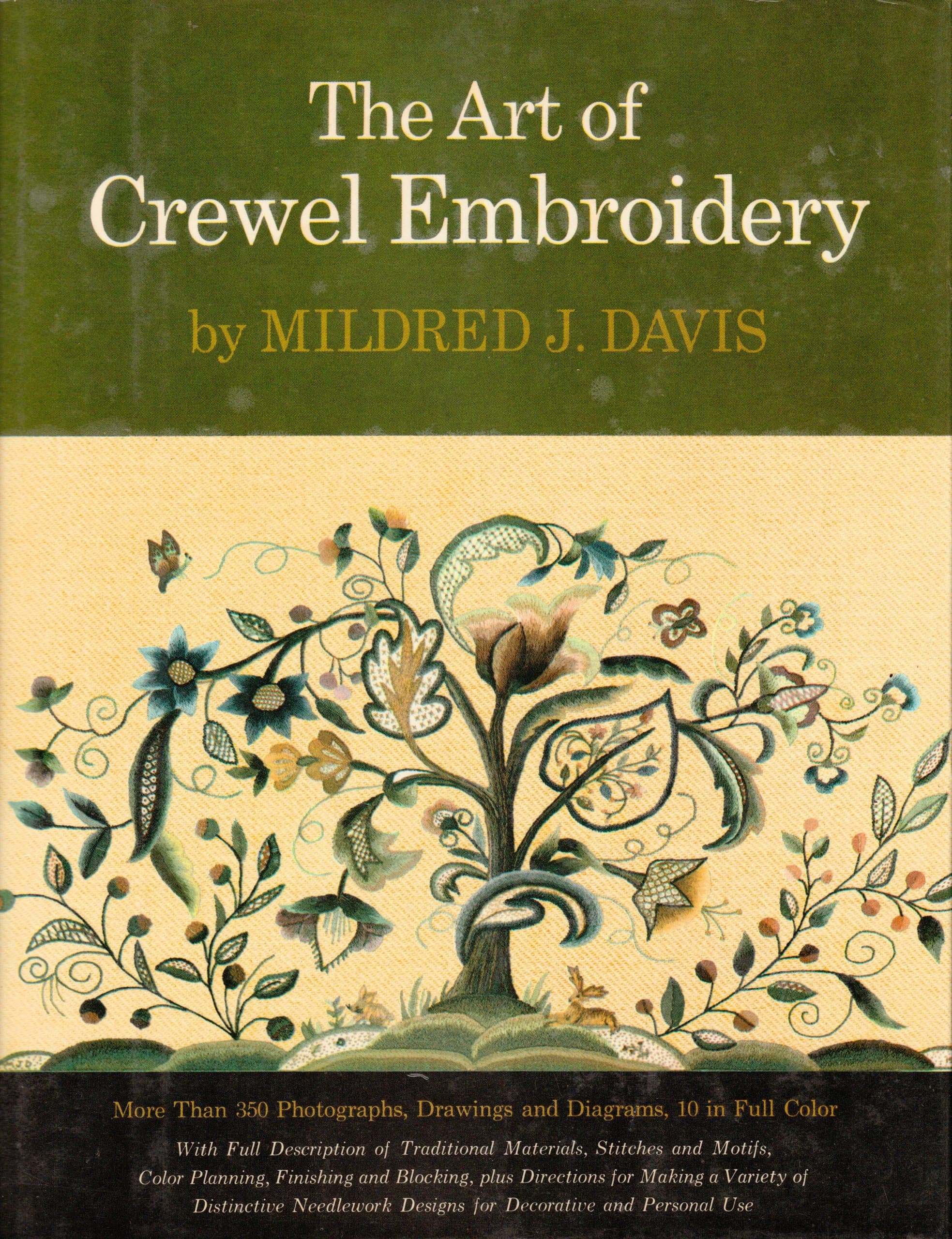 Art of Crewel Embroidery [Hardcover] Mildred J. Davis by null