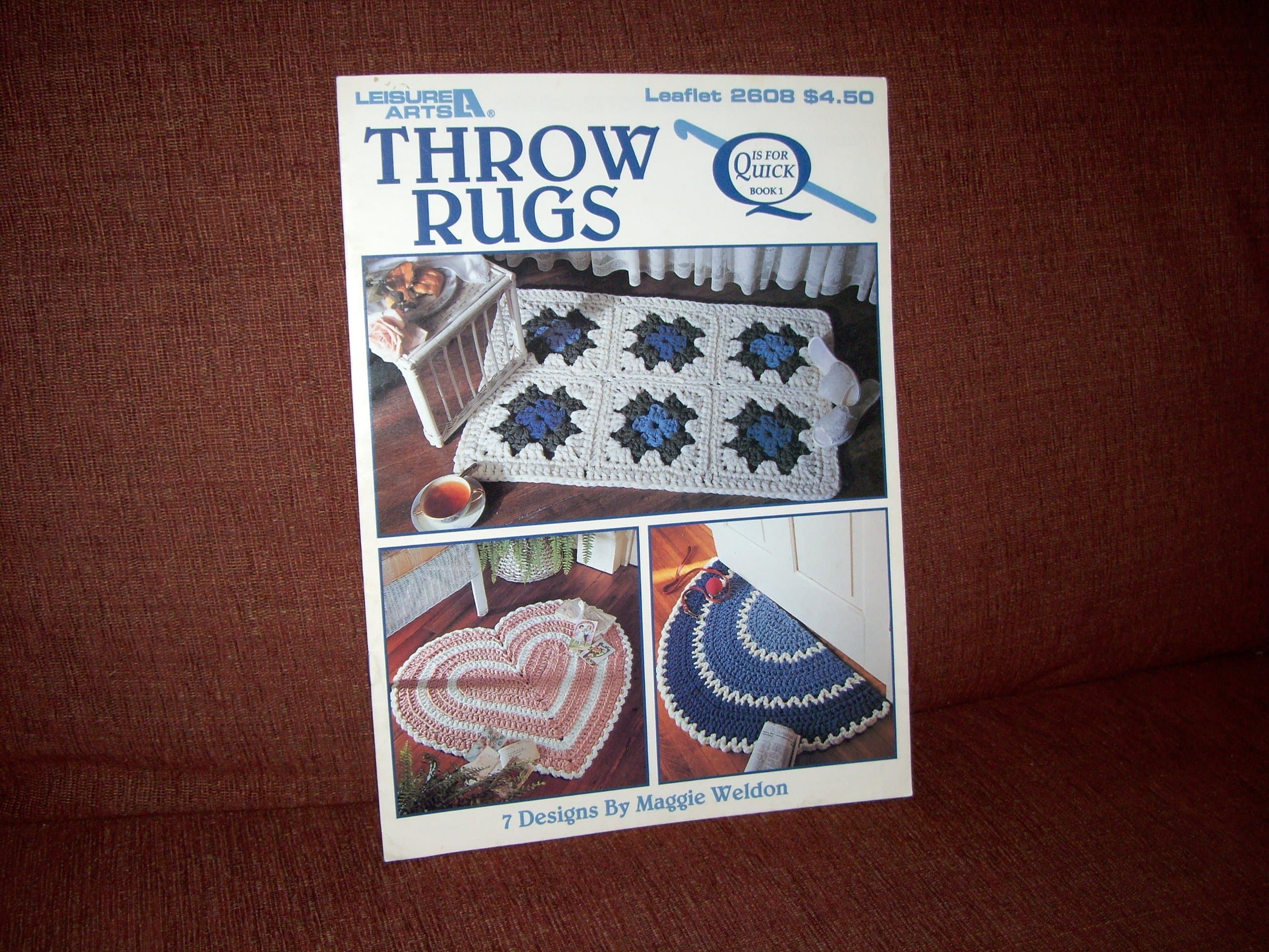 Leisure Arts Craft Leaflet #2608 THROW RUGS [Unknown Binding] Maggie Weldon by null