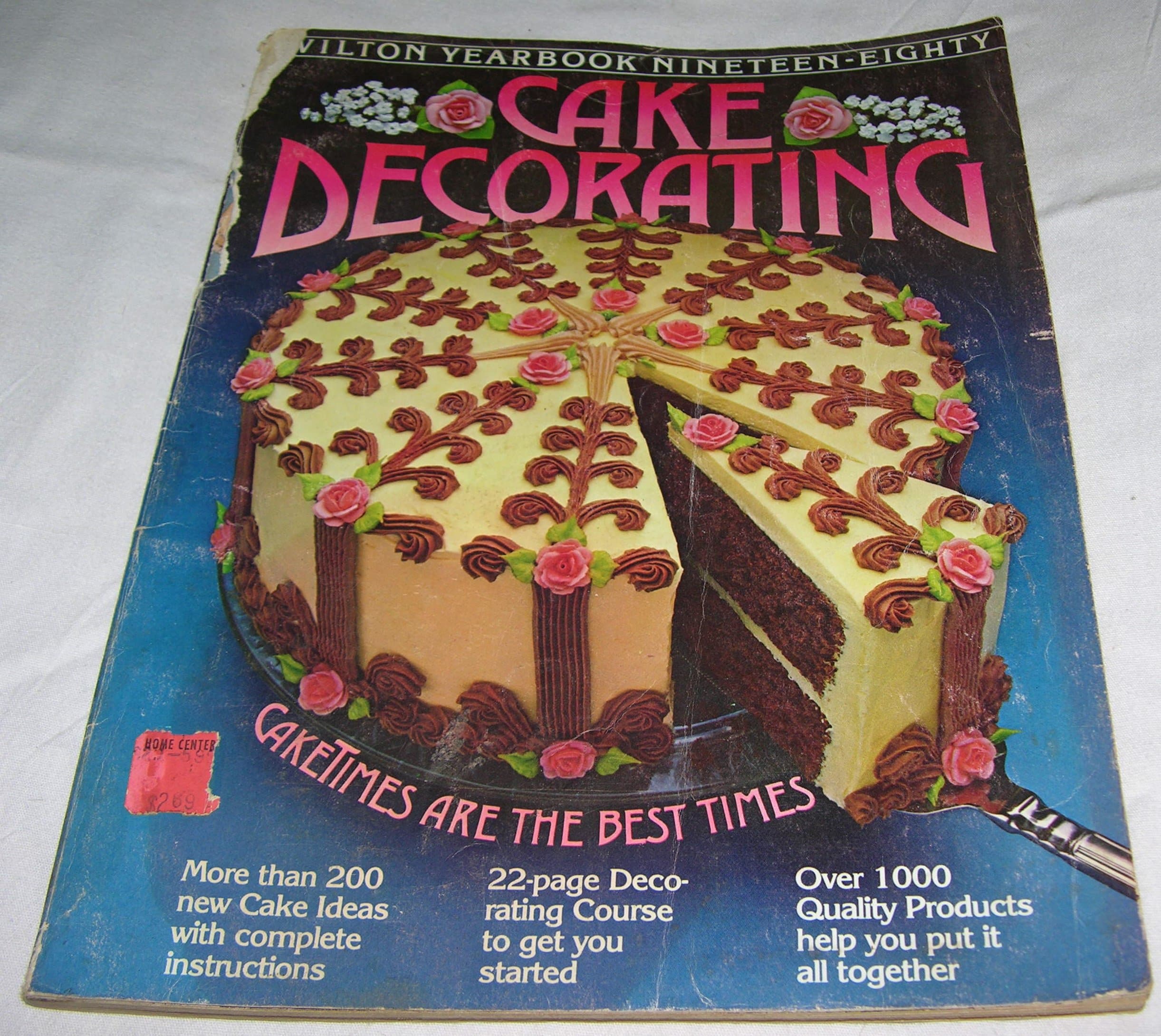 Wilton Yearbook Nineteen-Eighty Cake Decorating [Paperback] Wilton by null