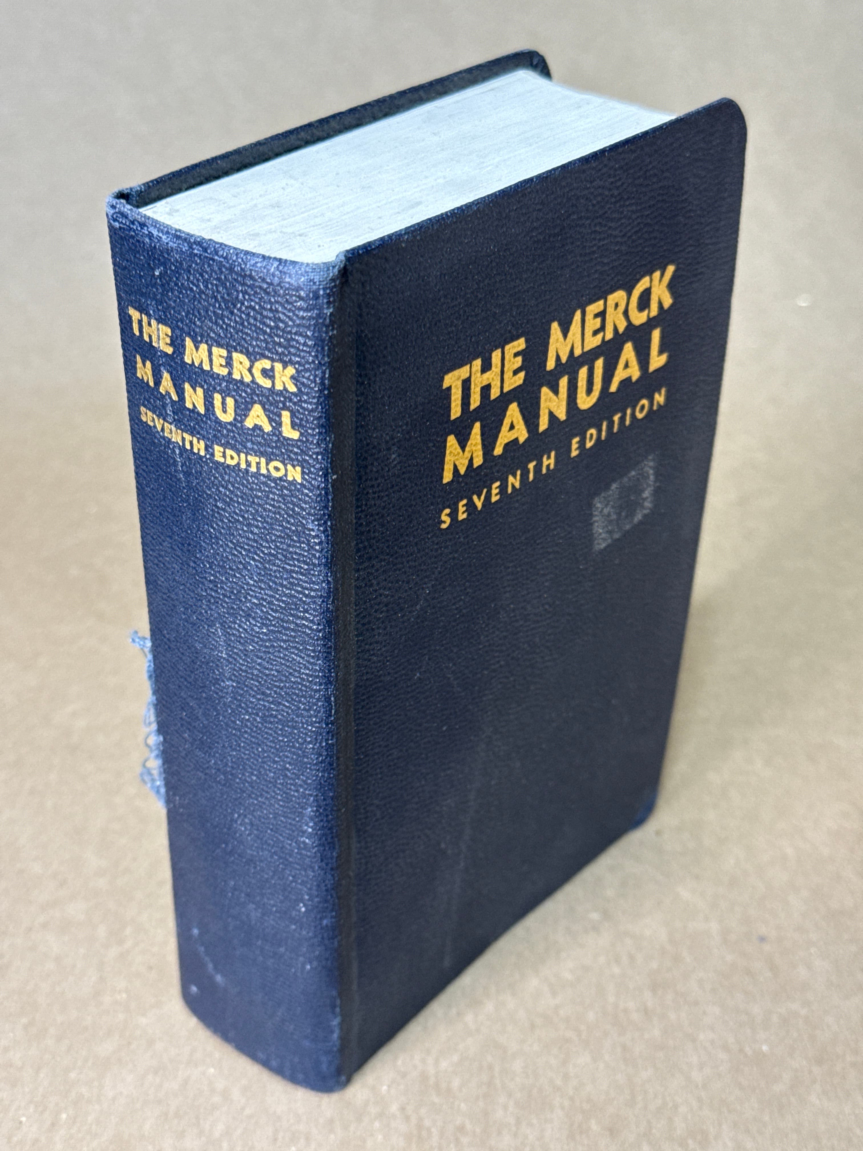 The Merck Manual of Therapeutics and Materia Medica - quarter view showing binding condition