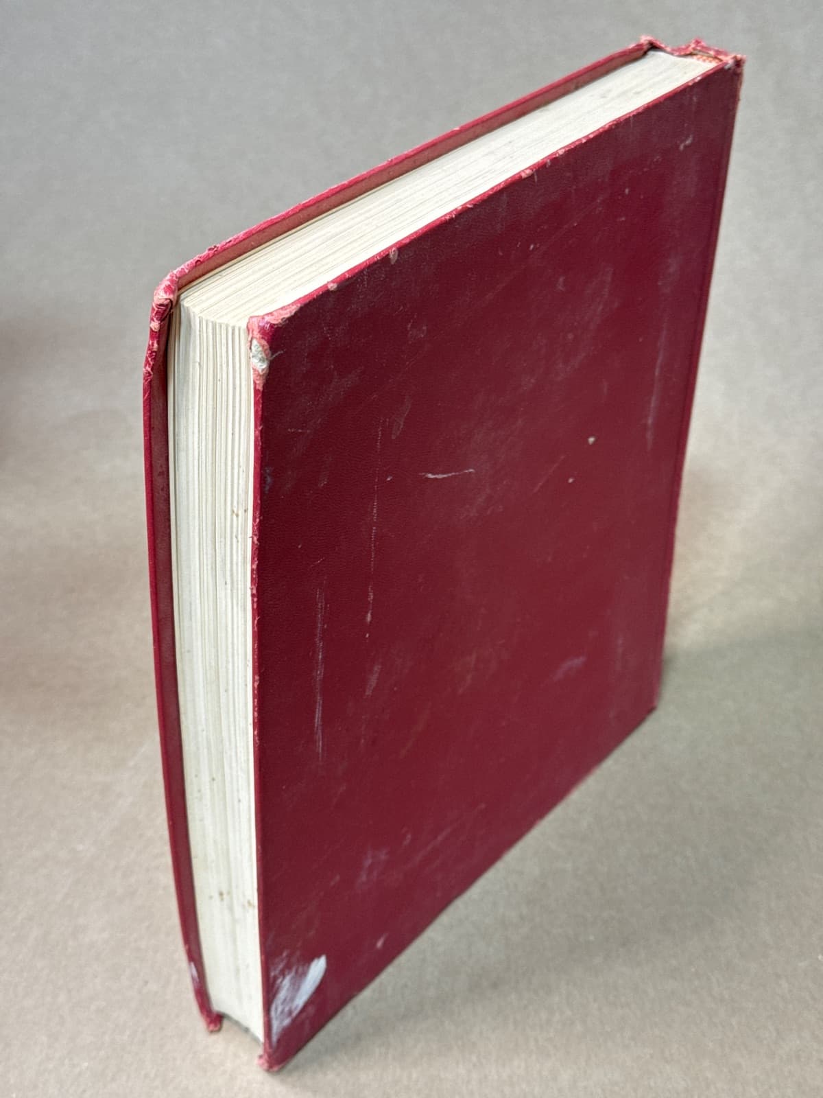 The New York Times Large Type Cookbook by Jean Hewitt - additional view