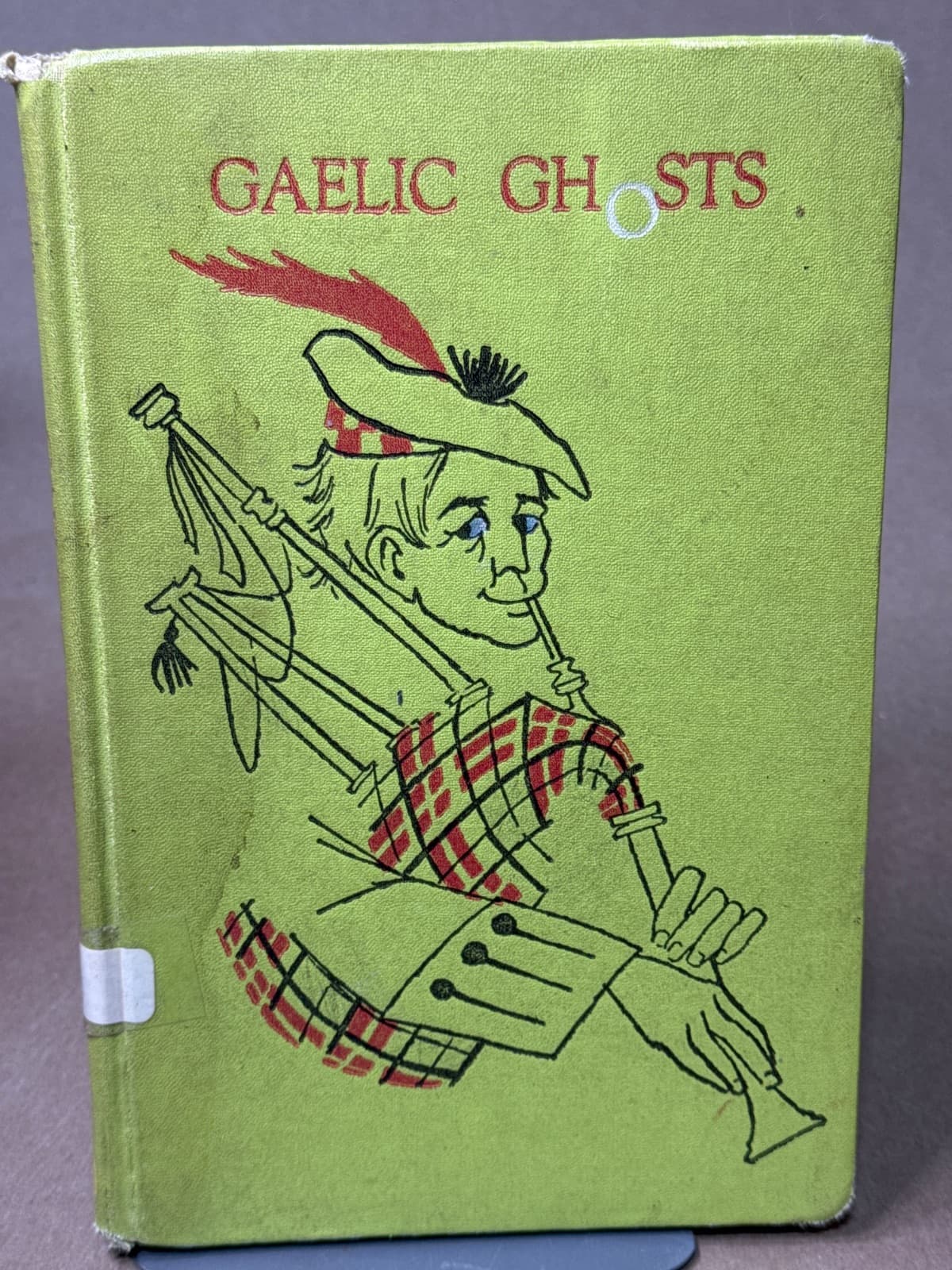 Gaelic Ghosts by Sorche Nic Leodhas - front cover
