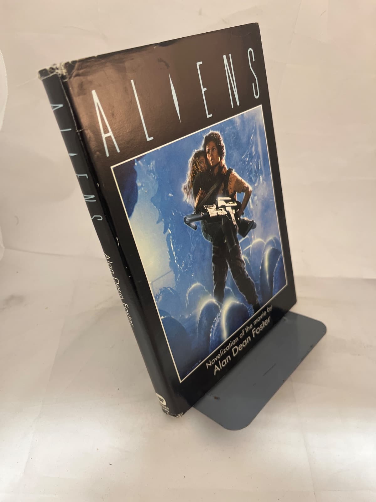 Aliens by Alan Dean Foster - front cover