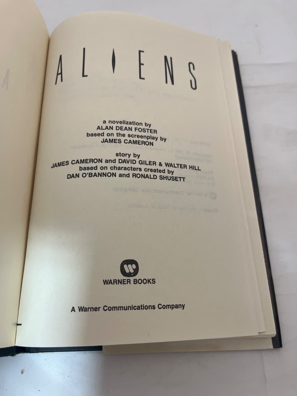 Aliens by Alan Dean Foster - title page