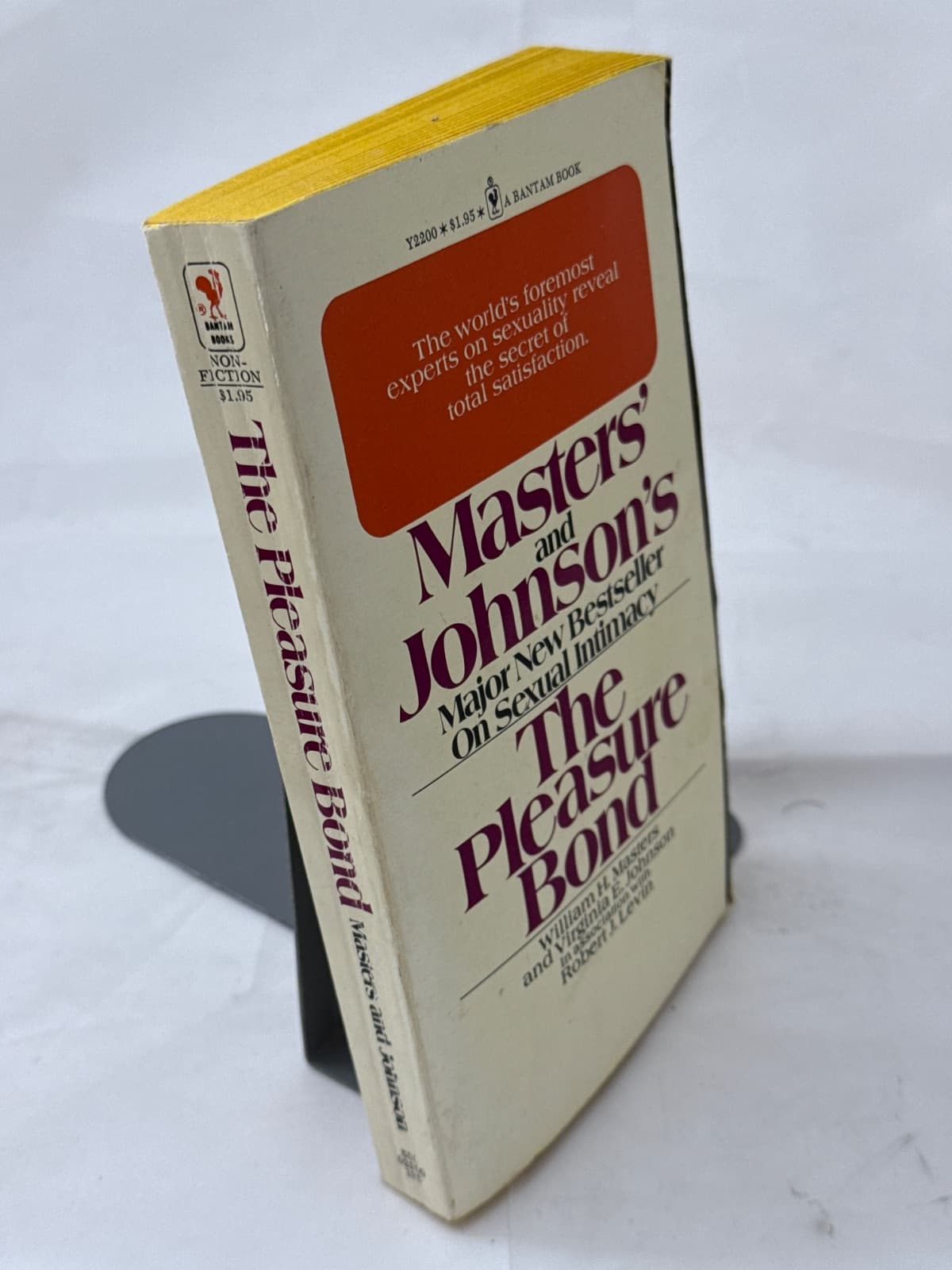 The Pleasure Bond by Masters & Johnson - quarter view showing binding condition