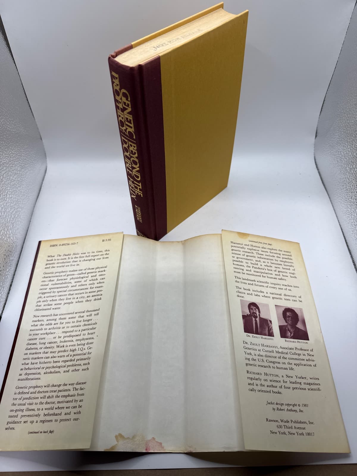 Genetic Prophecy: Beyond the Double Helix by Dr. Zsolt Harsanyi & Richard Hutton - quarter view showing binding condition
