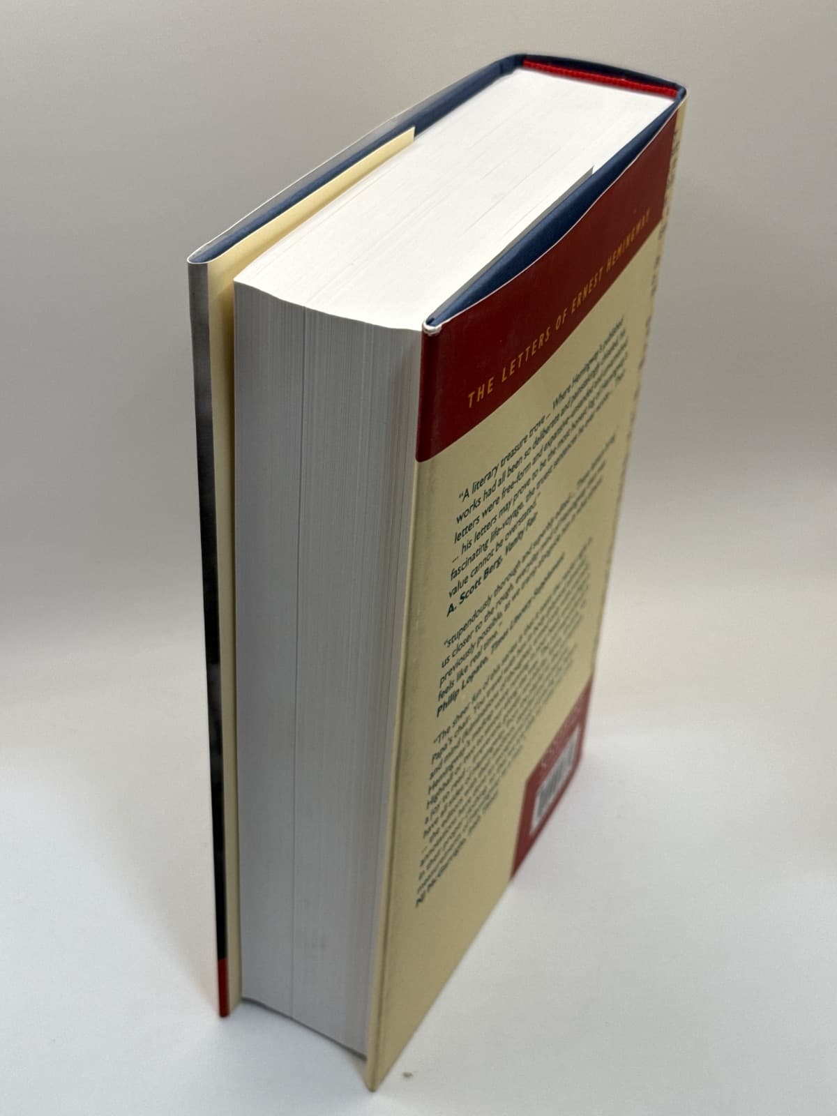 The Letters of Ernest Hemingway: Volume 5, 1932-1934 by Ernest Hemingway - quarter view showing binding condition