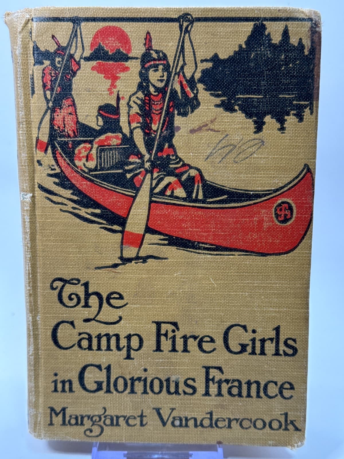 The Camp Fire Girls in Glorious France by Margaret Vandercook - front cover