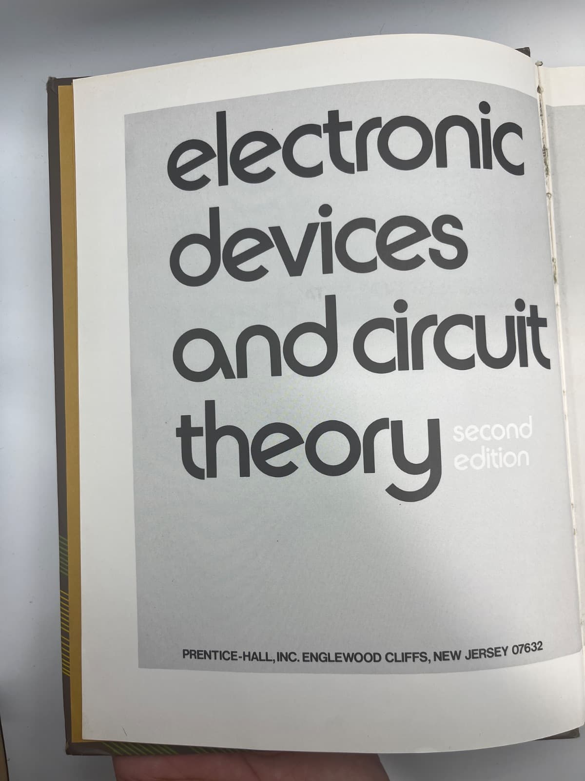 electronic devices and circuit theory by Robert Boylestad, Louis Nashelsky - title page