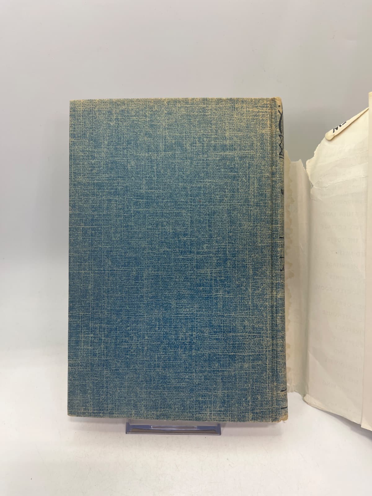 The Whispering Statue by Carolyn Keene - additional view