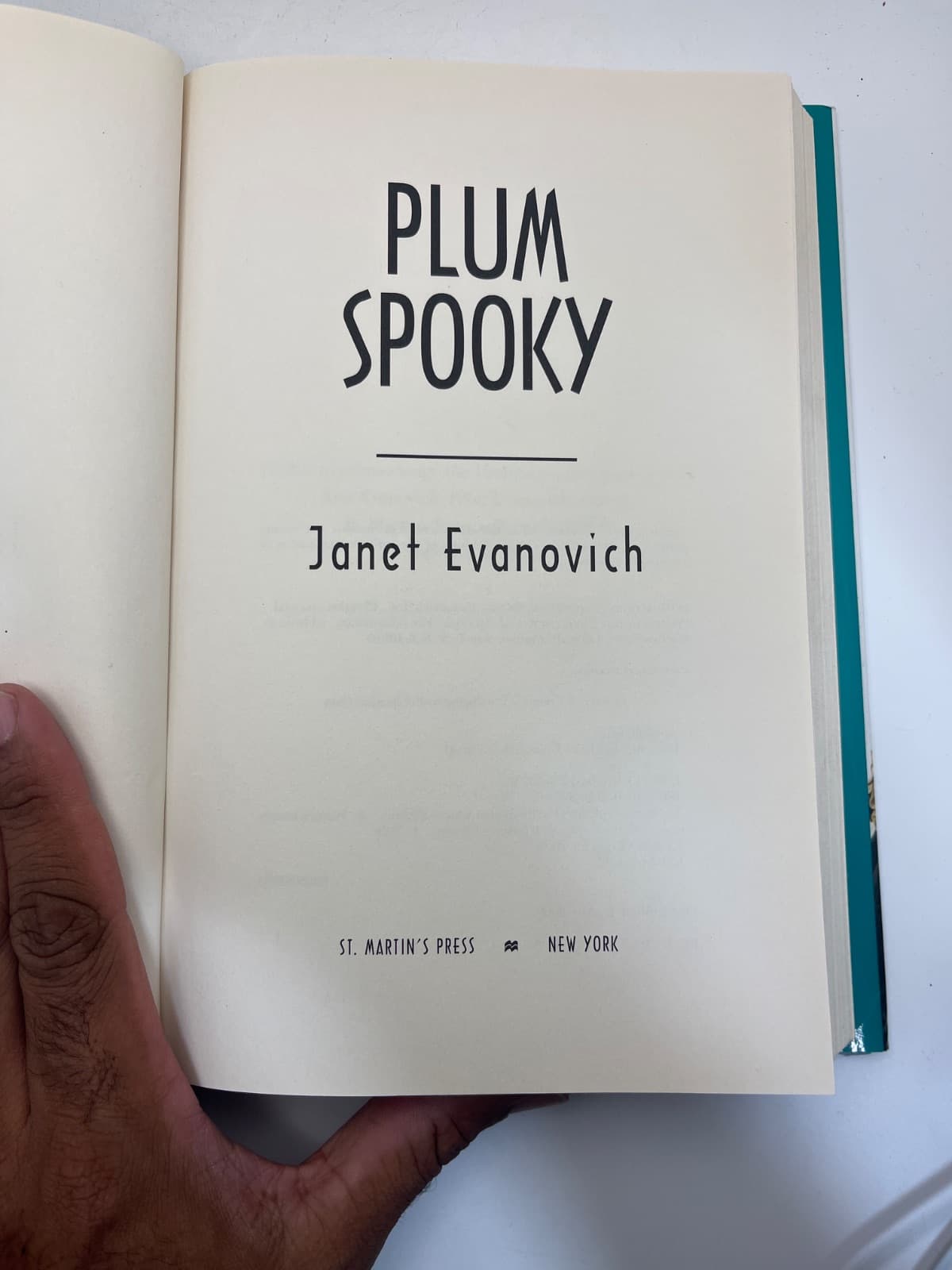 Plum Spooky - First Edition - First Printing - SIGNED  by Janet Evanovich - title page