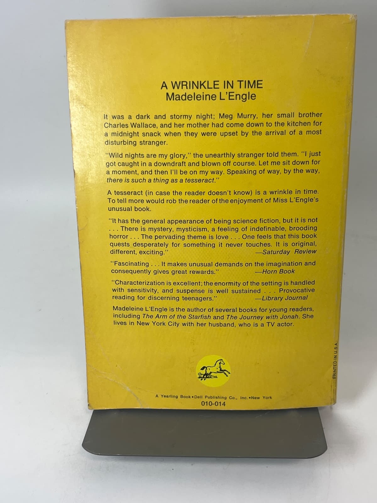 A Wrinkle in Time by Madeleine L'Engle - additional view