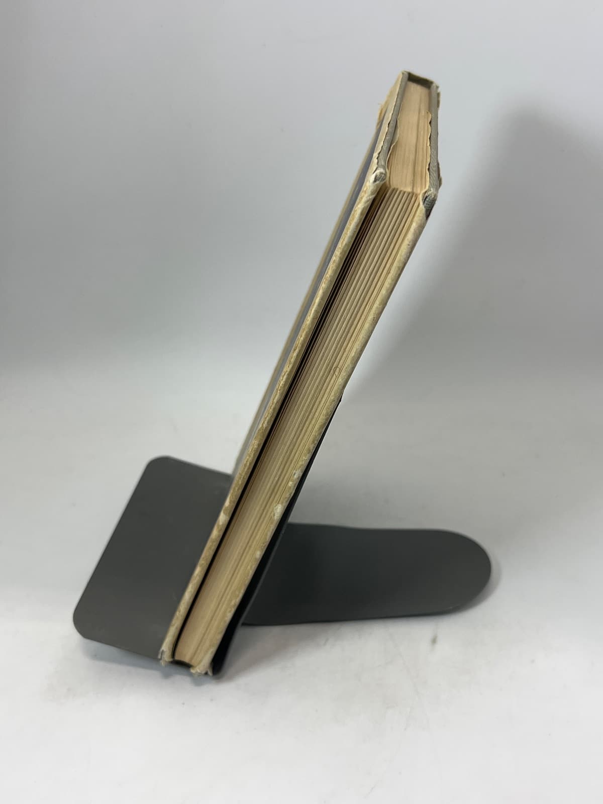 The Interpretation of Financial Statements by Benjamin Graham and Charles McGolrick - quarter view showing binding condition