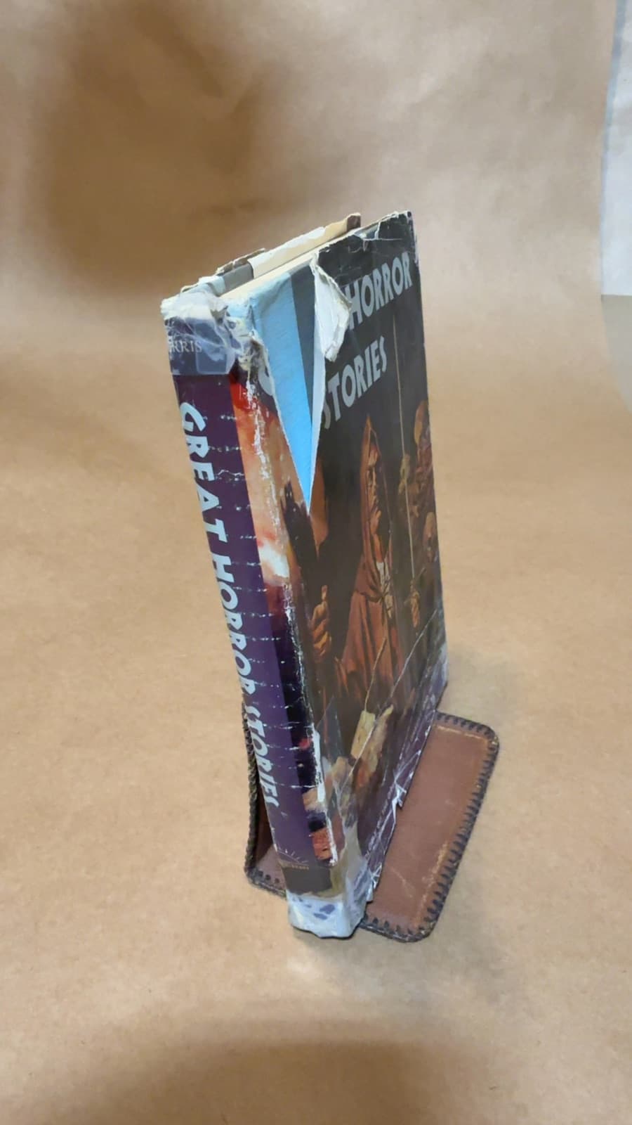 Great Horror Stories by Compiled by Rosamund Morris - quarter view showing binding condition