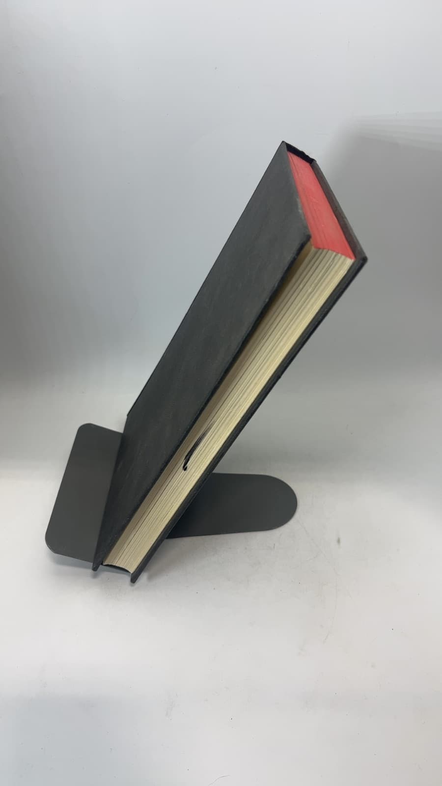 Djamila Boupacha by Simone de Beauvoir and Gisele Halimi - quarter view showing binding condition