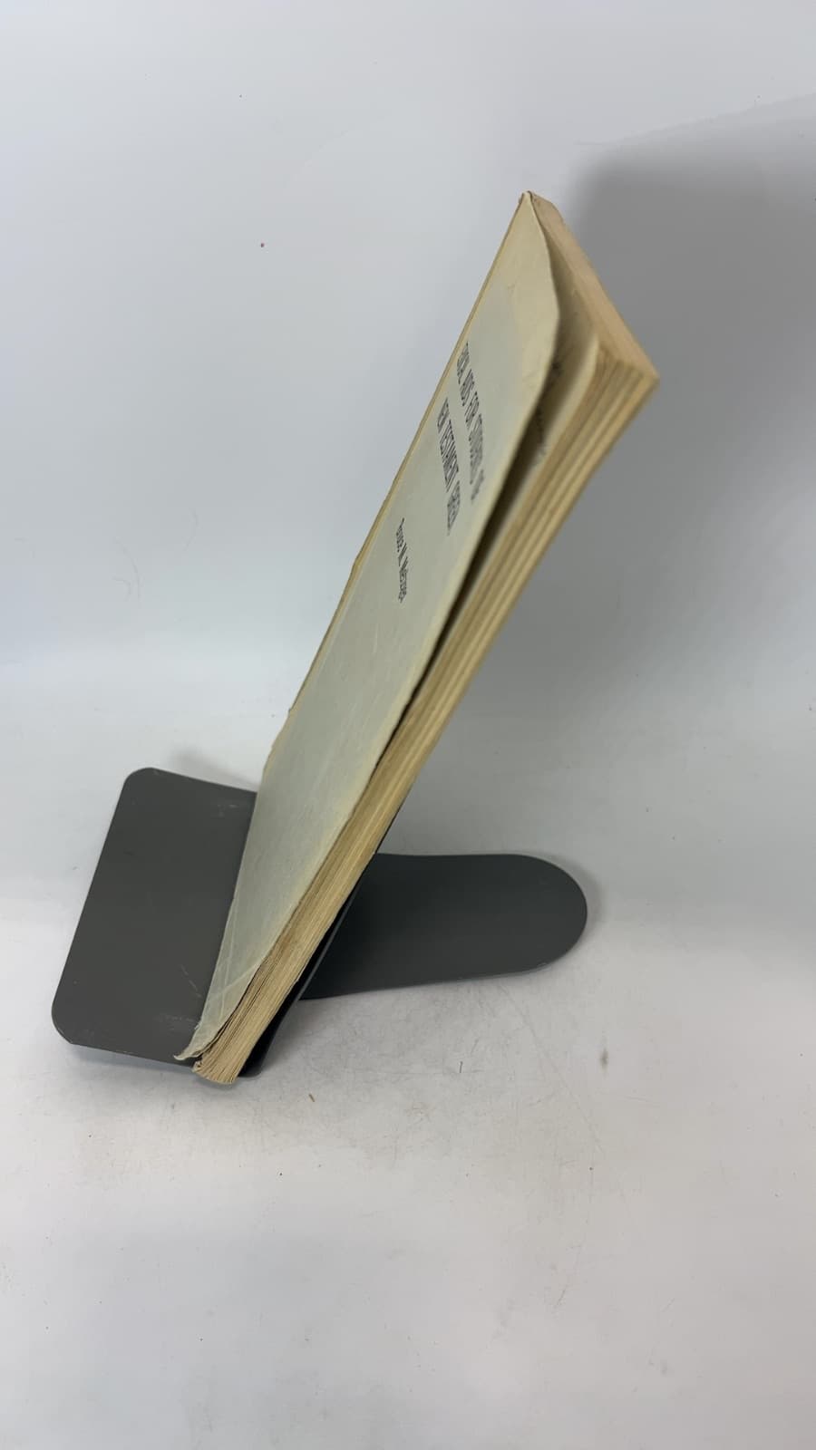 Lexical Aids for Students of New Testament Greek by Bruce M. Metzger - quarter view showing binding condition