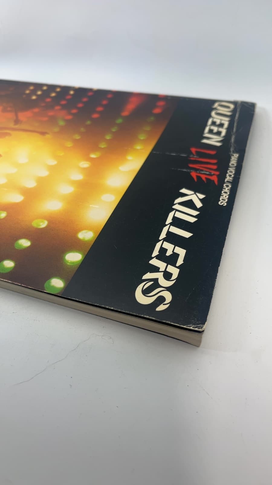 Queen Live Killers - quarter view showing binding condition