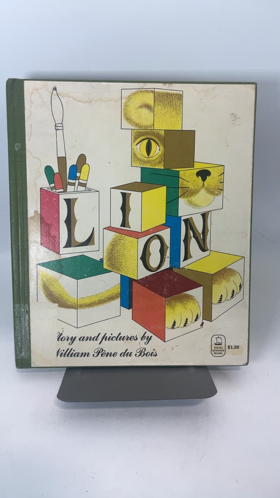 Lion by William Pène du Bois - front cover